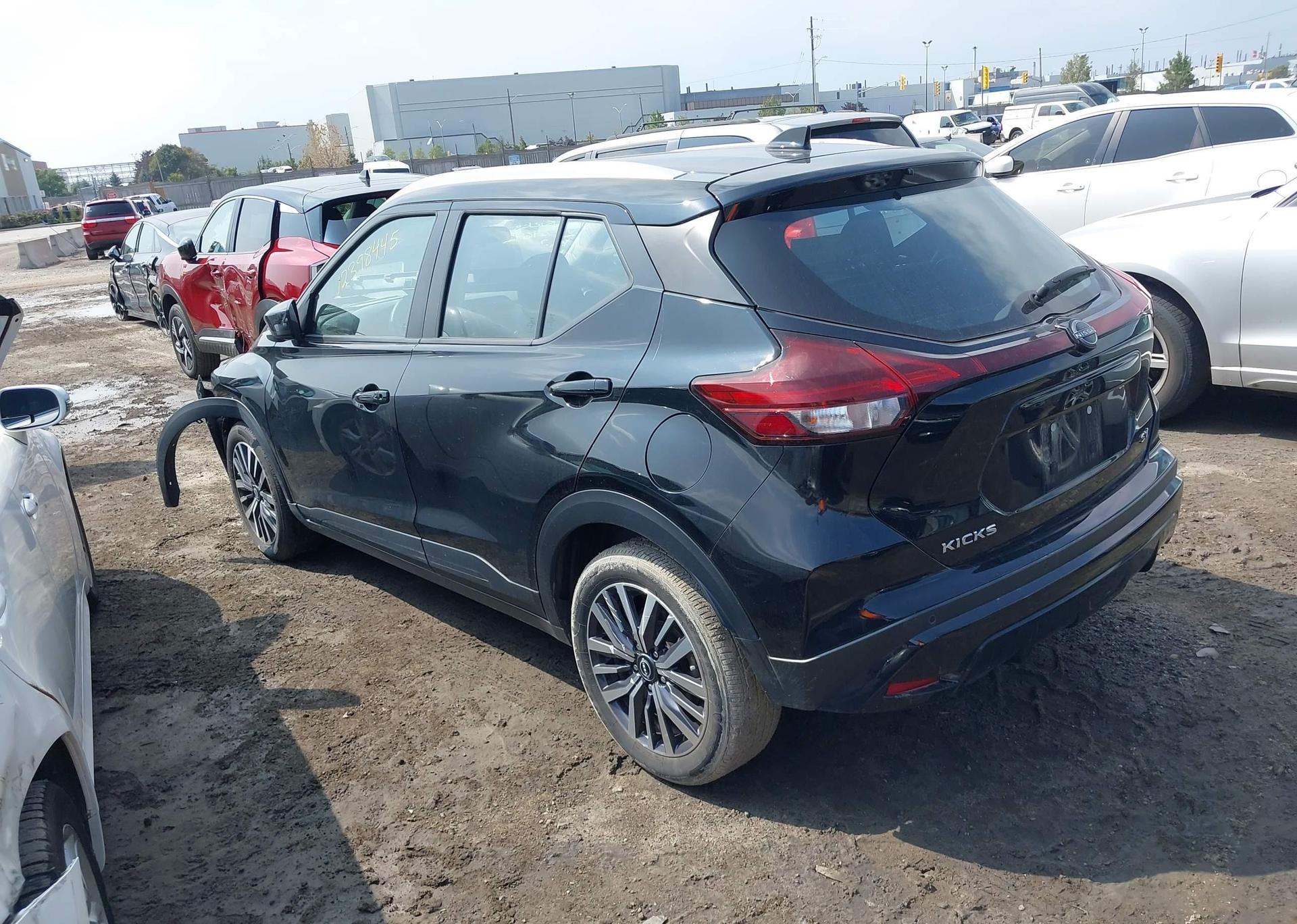 2024 NISSAN KICKS