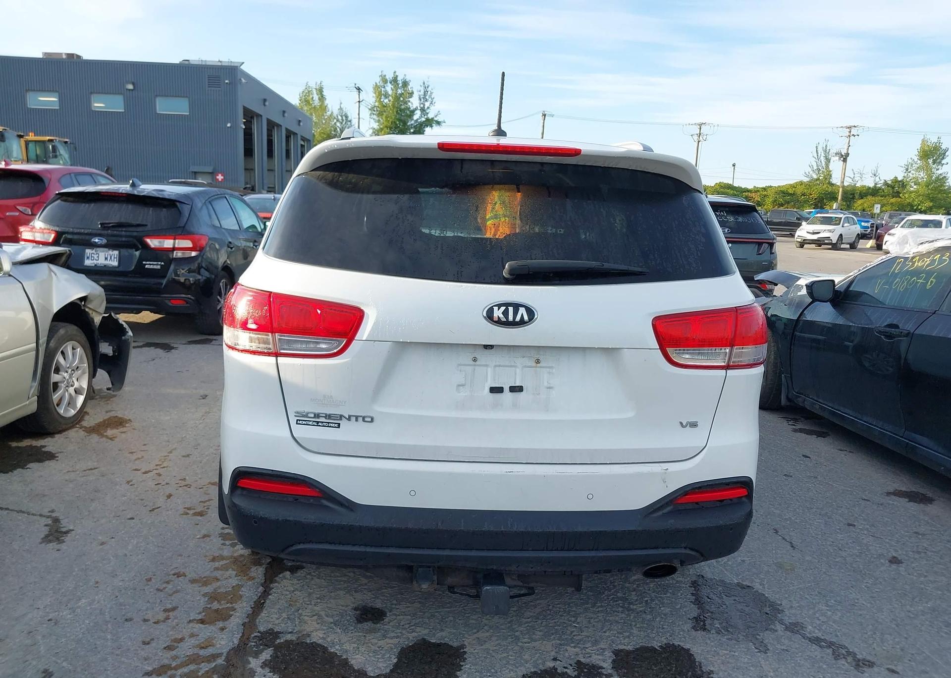 2016 KIA SORENTO LX