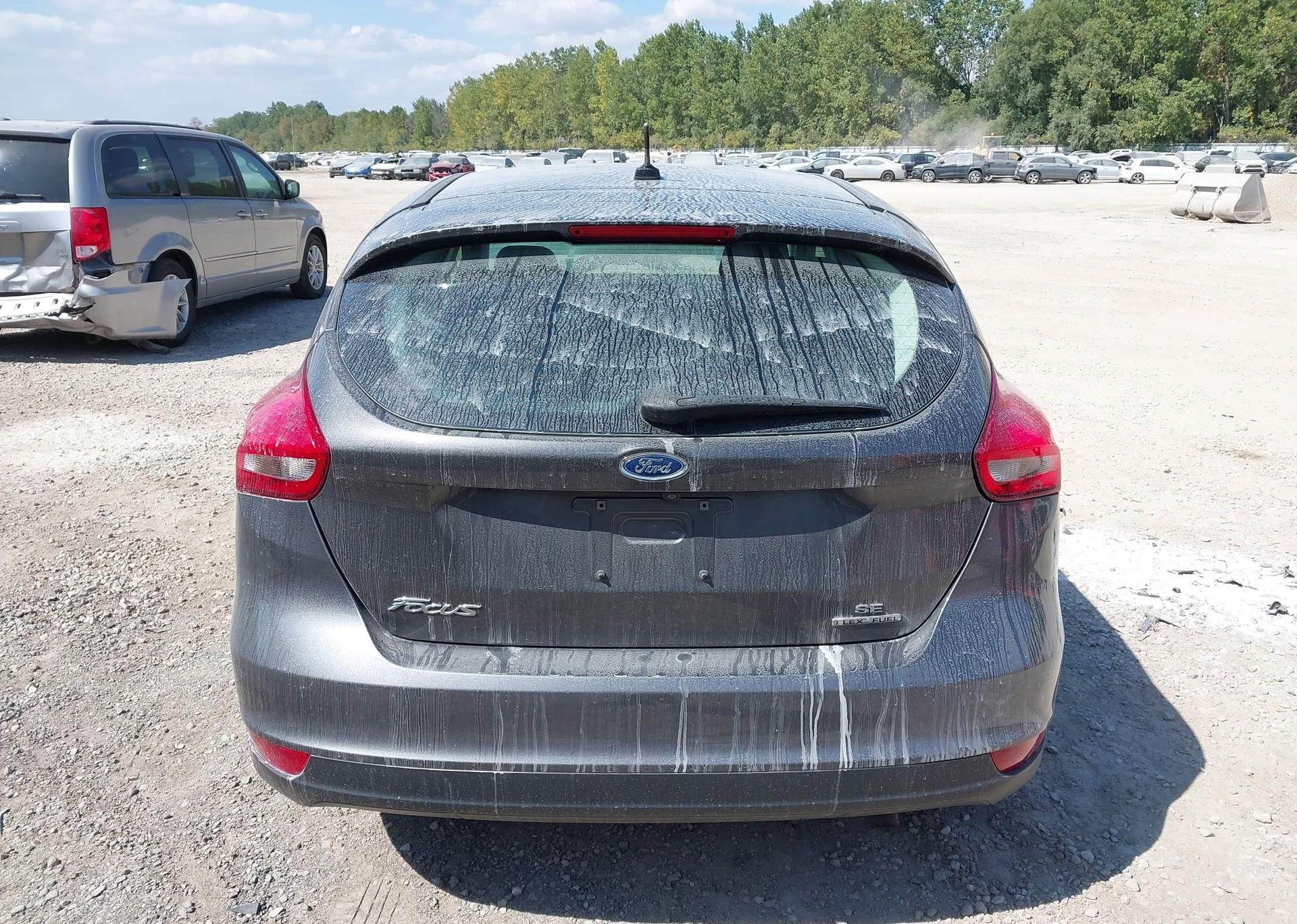 2015 FORD FOCUS SE