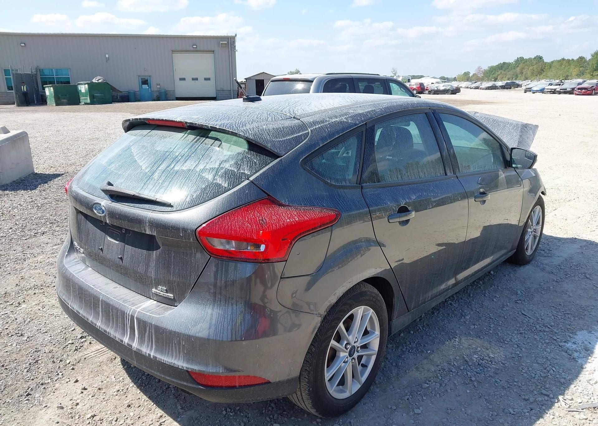 2015 FORD FOCUS SE