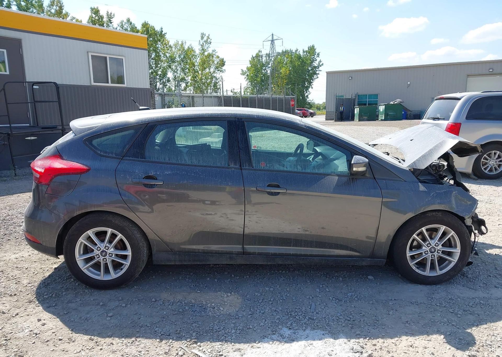 2015 FORD FOCUS SE