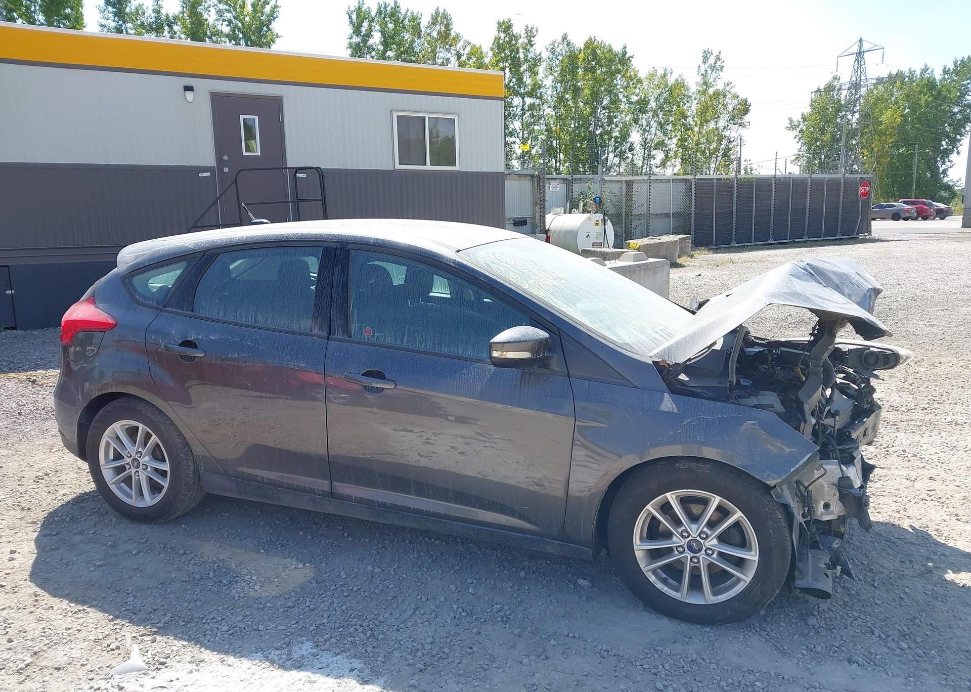 2015 FORD FOCUS SE