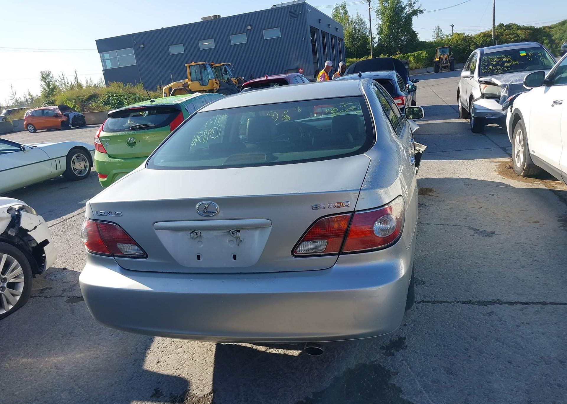 2002 LEXUS ES 300