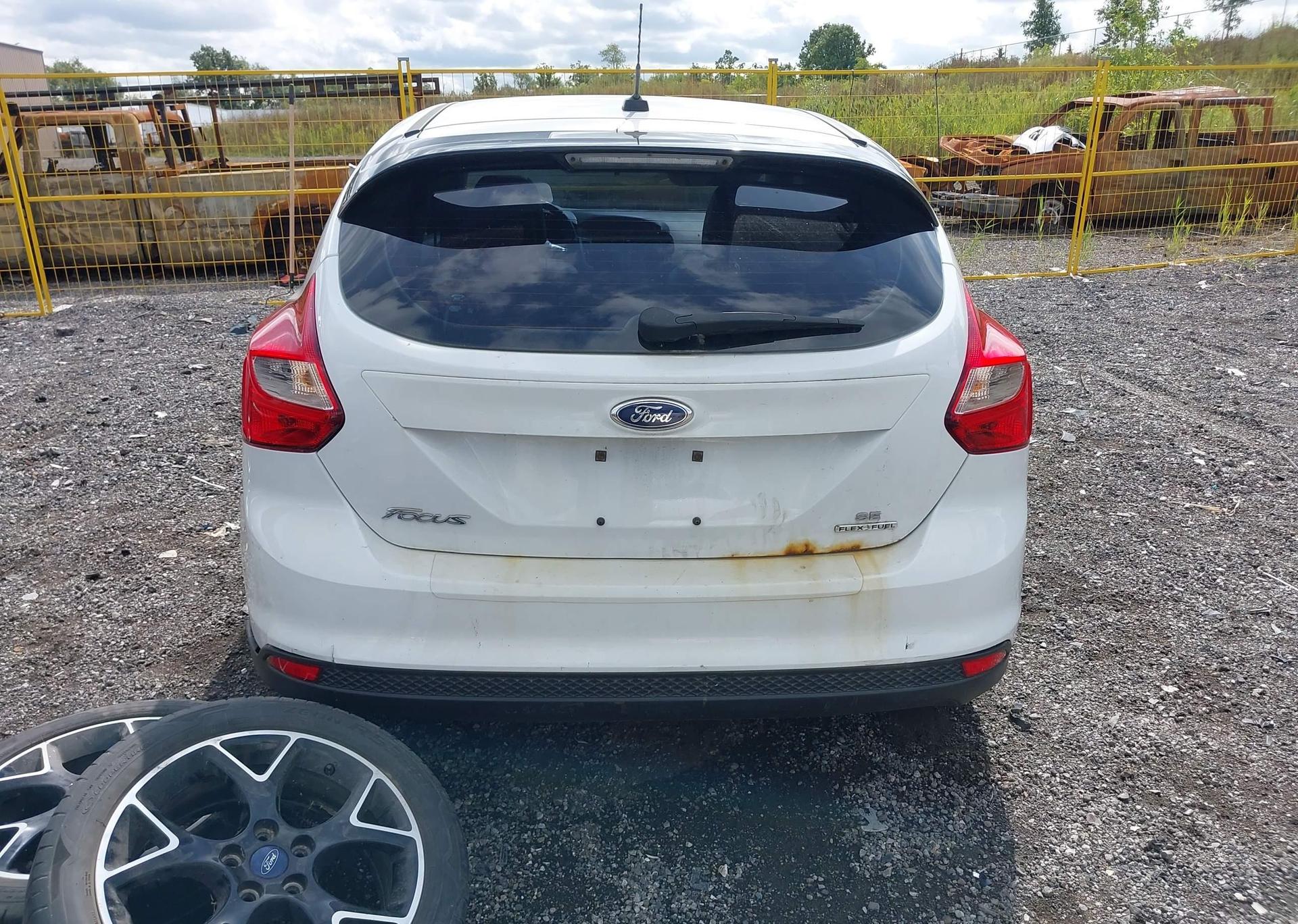 2014 FORD FOCUS SE