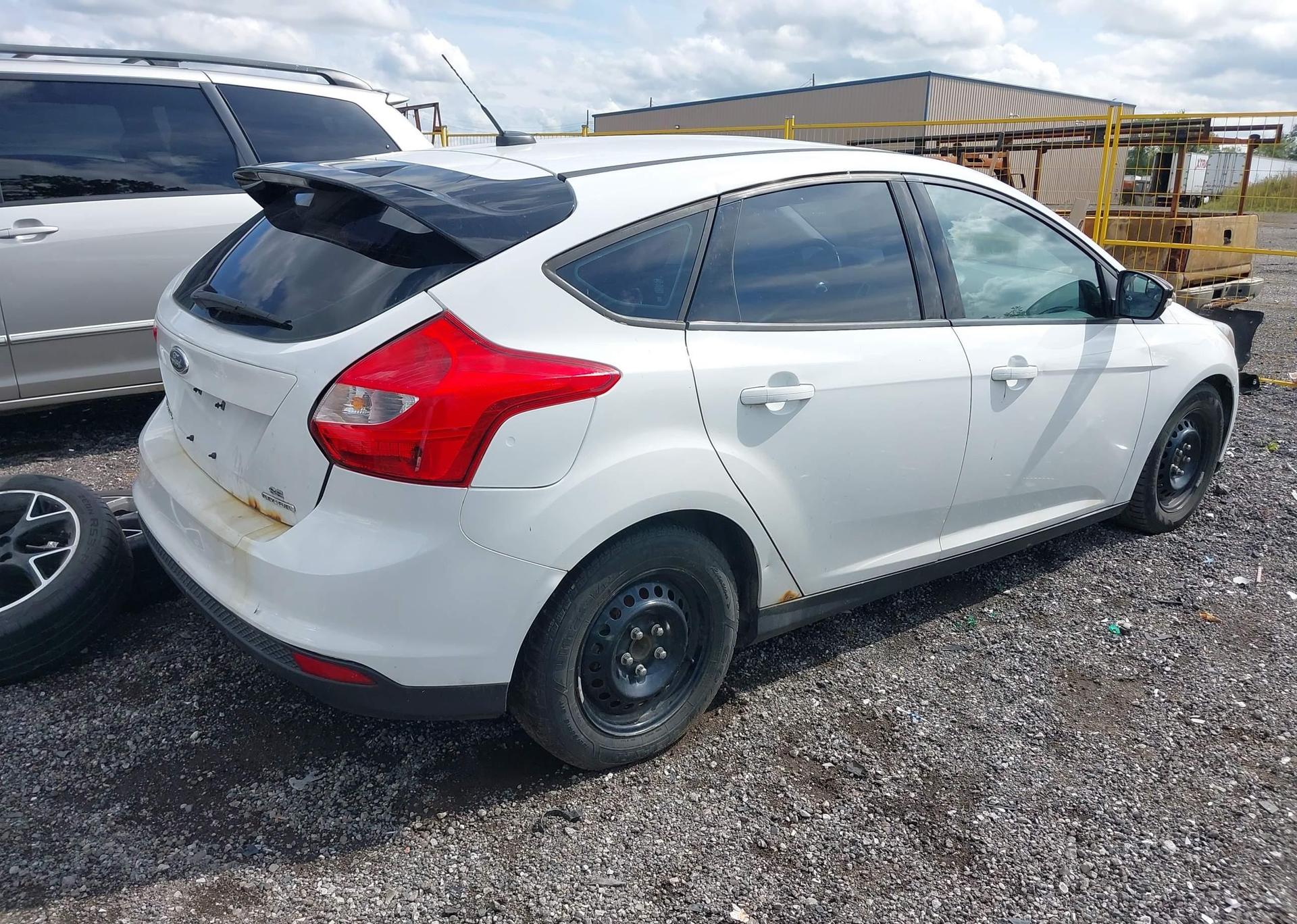 2014 FORD FOCUS SE