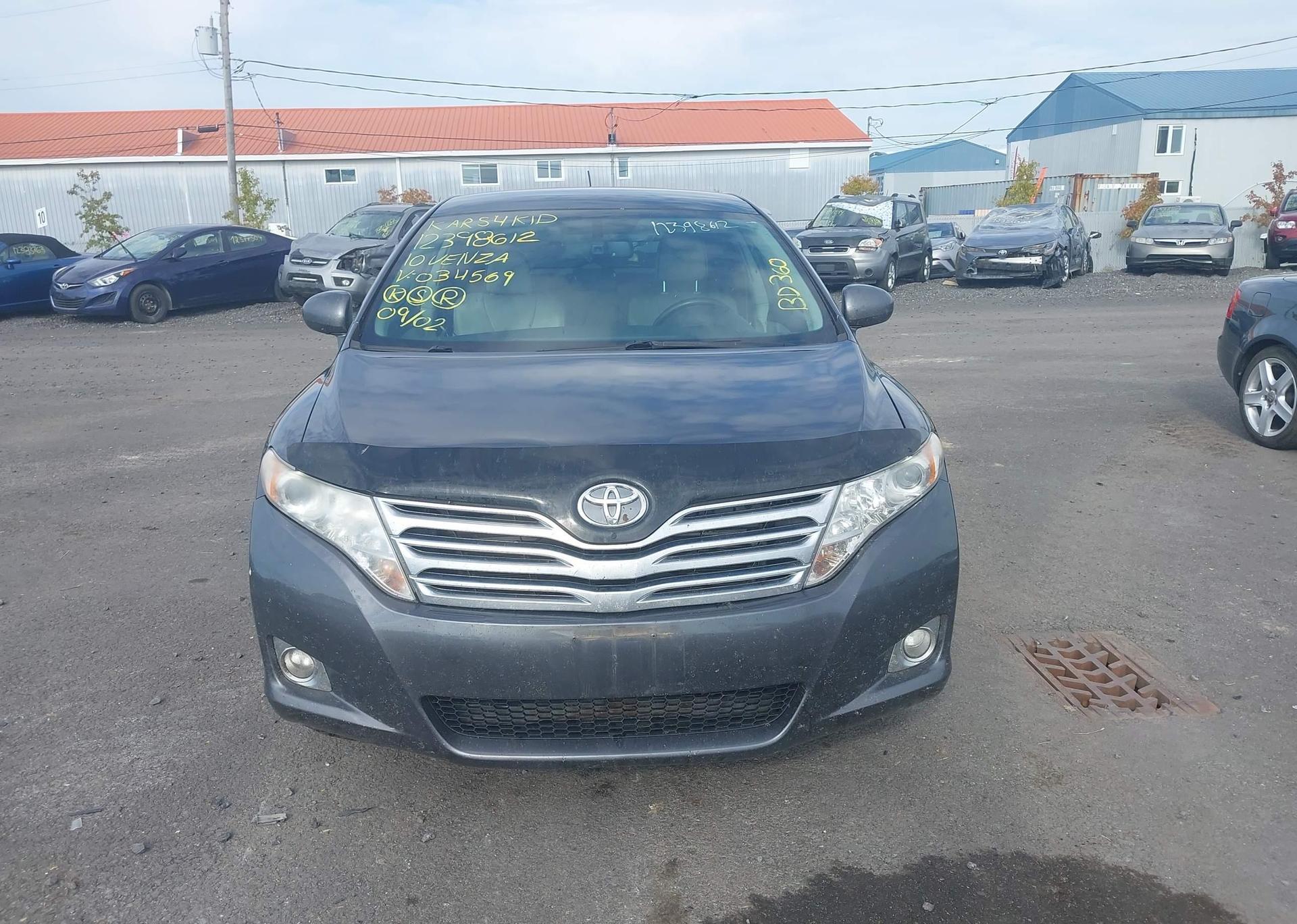 2010 TOYOTA VENZA