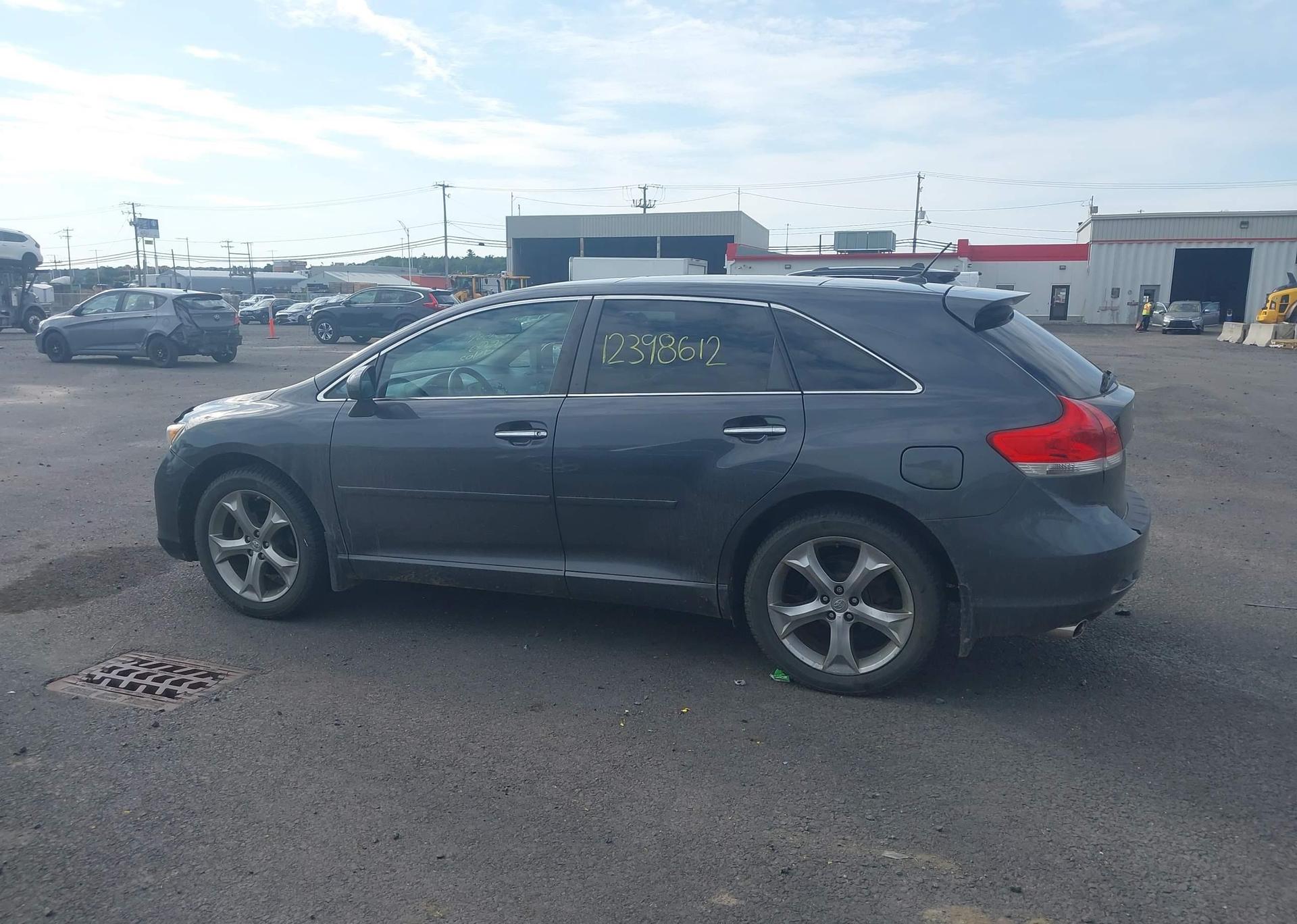 2010 TOYOTA VENZA