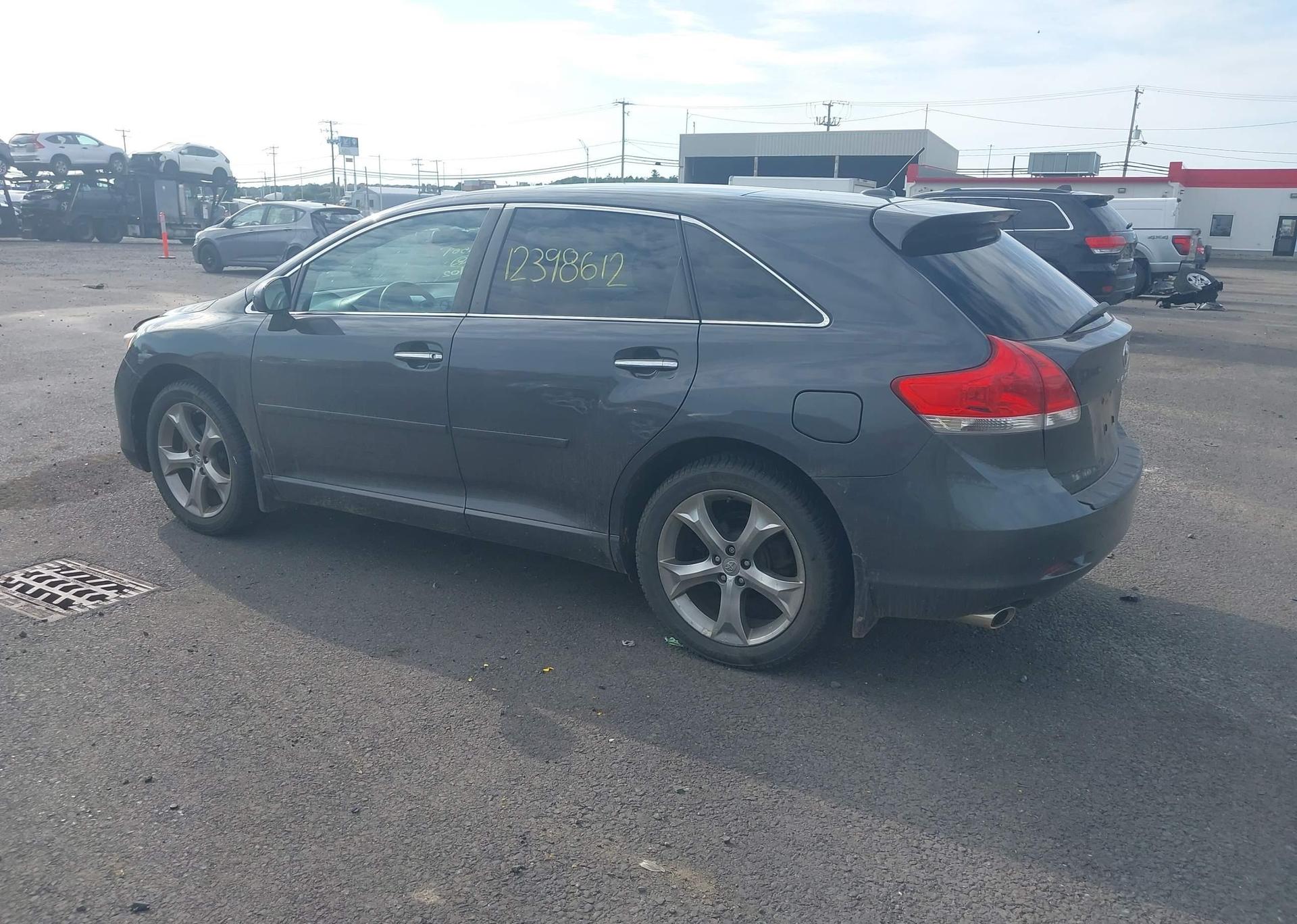 2010 TOYOTA VENZA