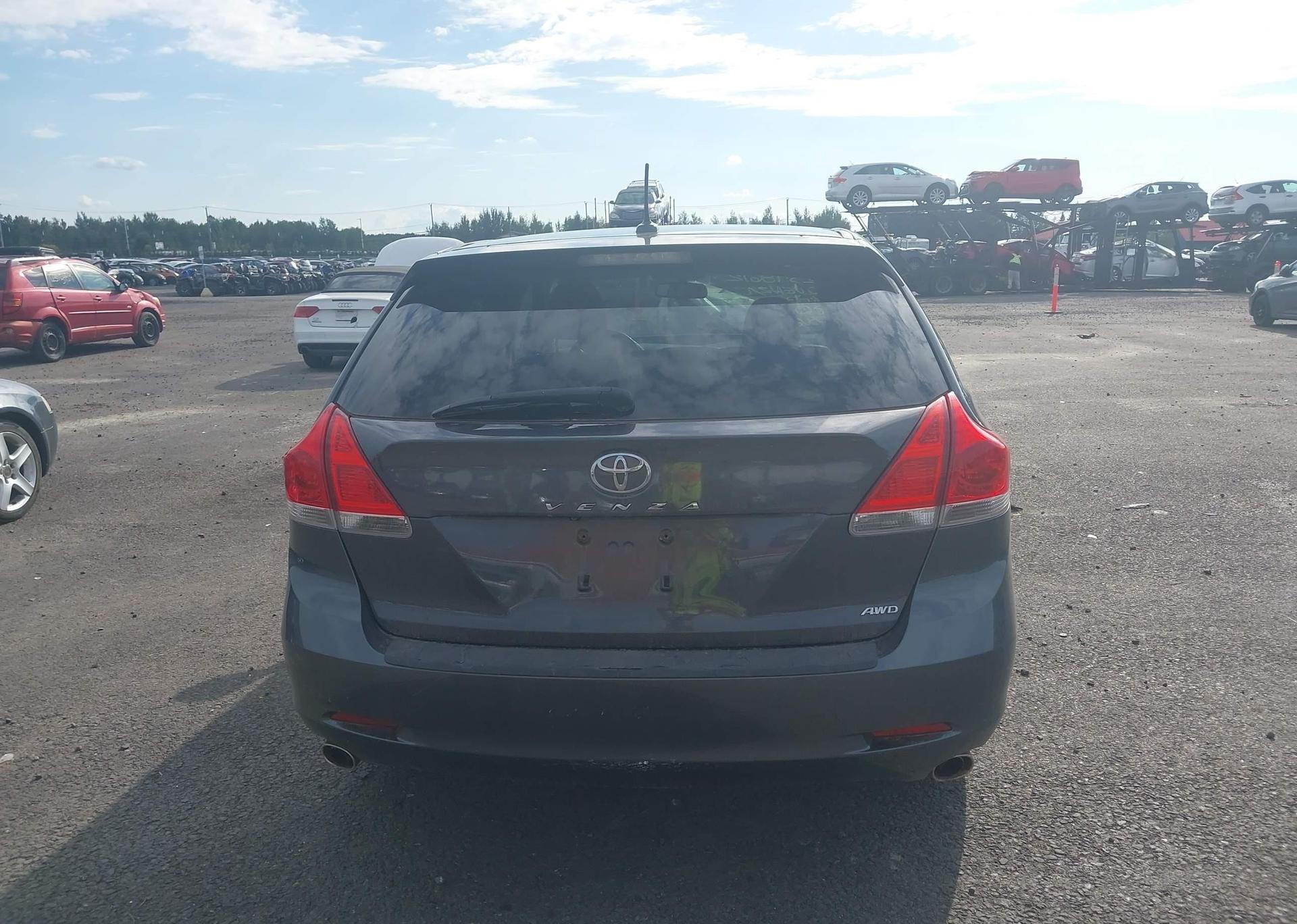 2010 TOYOTA VENZA