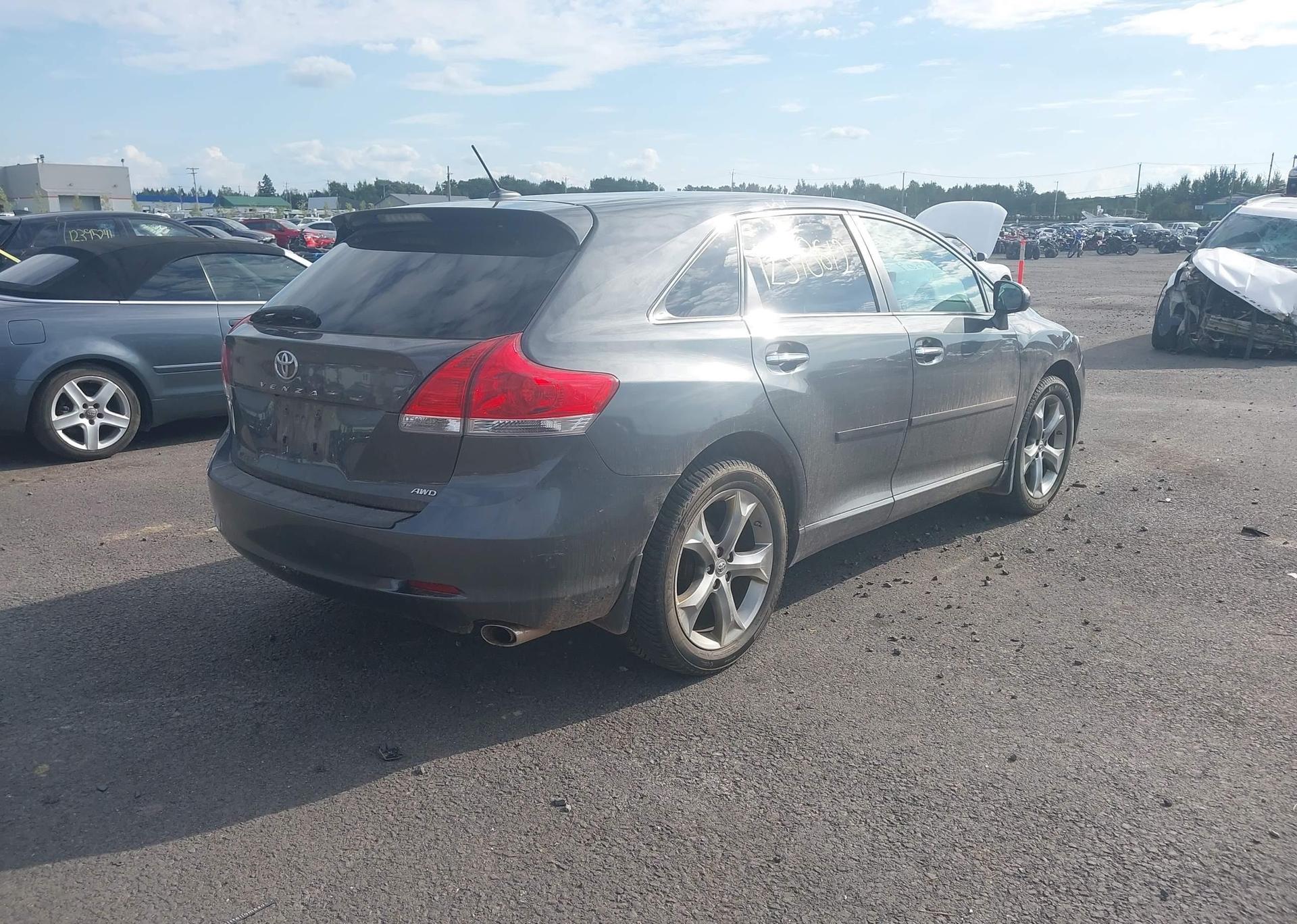 2010 TOYOTA VENZA