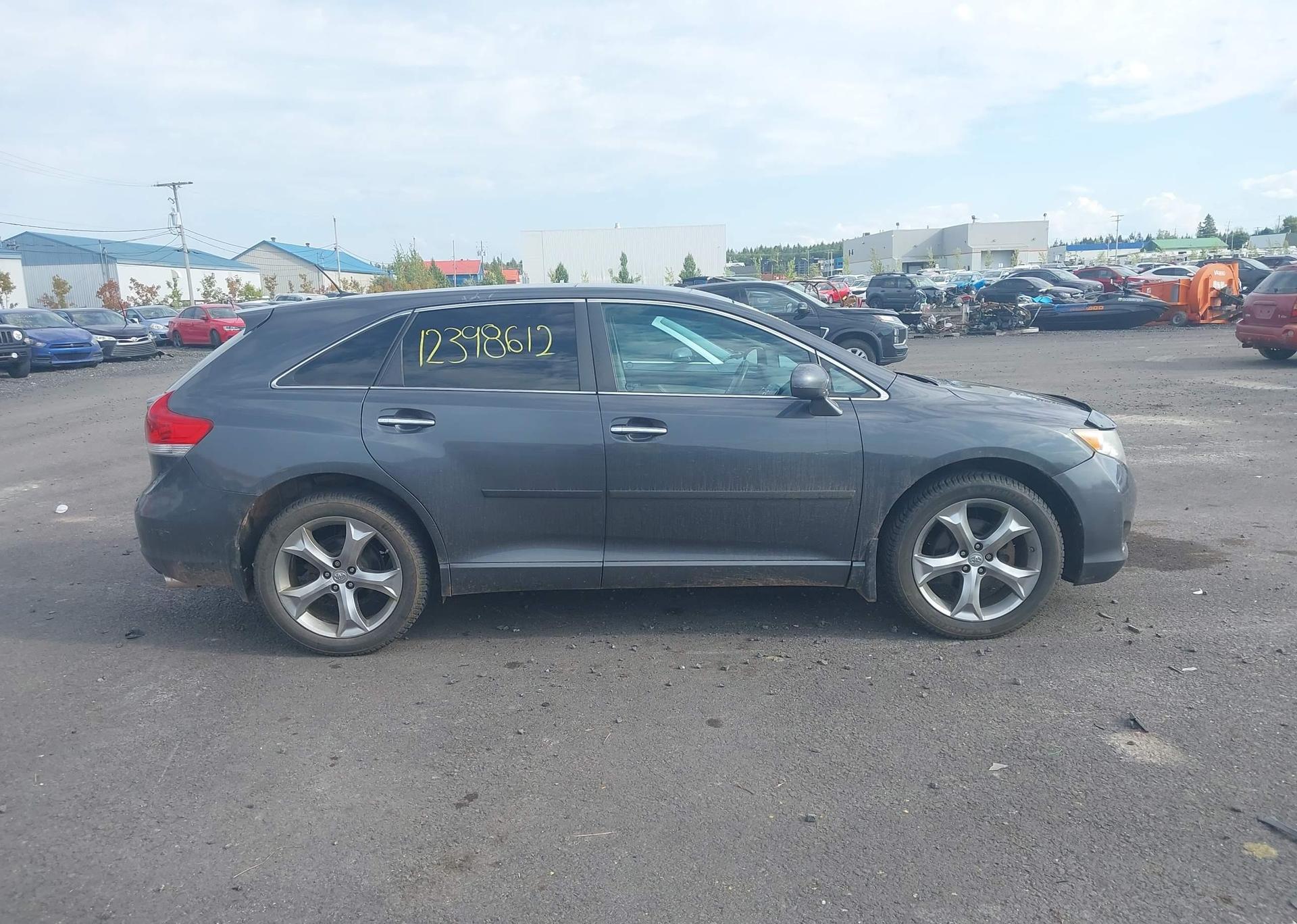 2010 TOYOTA VENZA