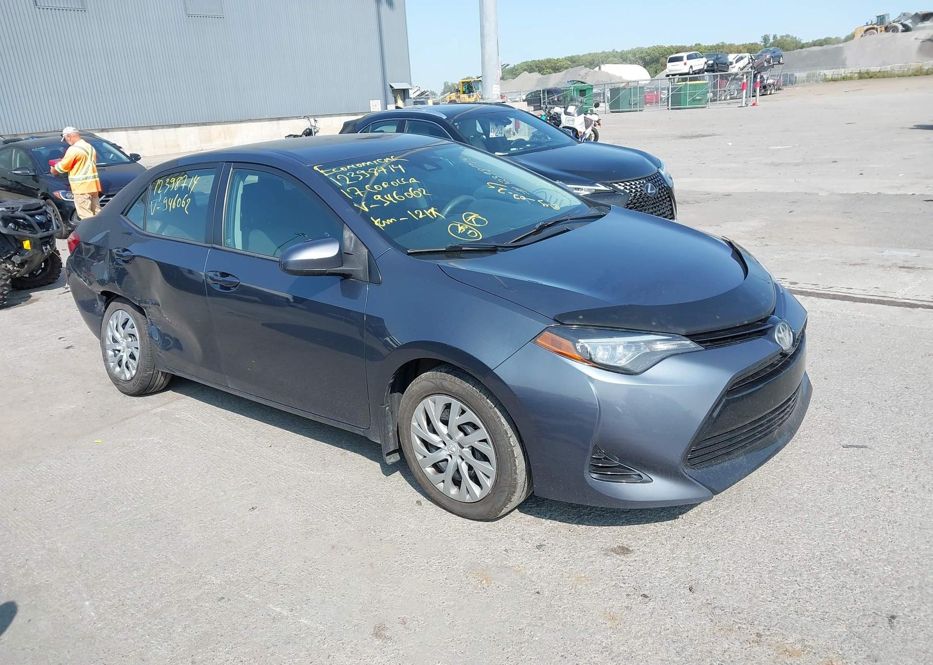 2017 TOYOTA COROLLA LE
