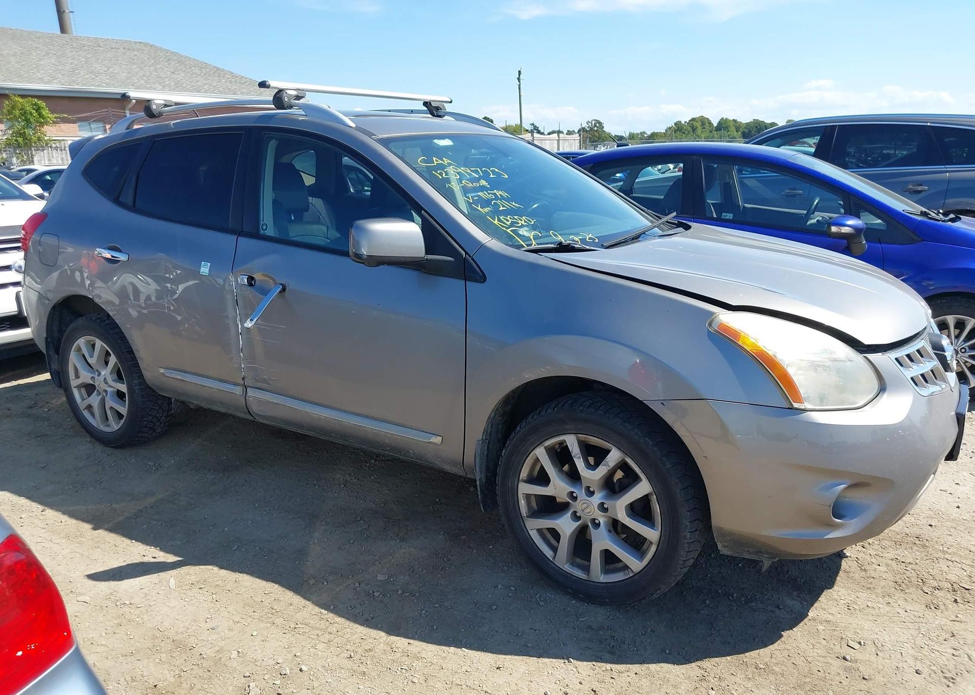 2013 NISSAN ROGUE S