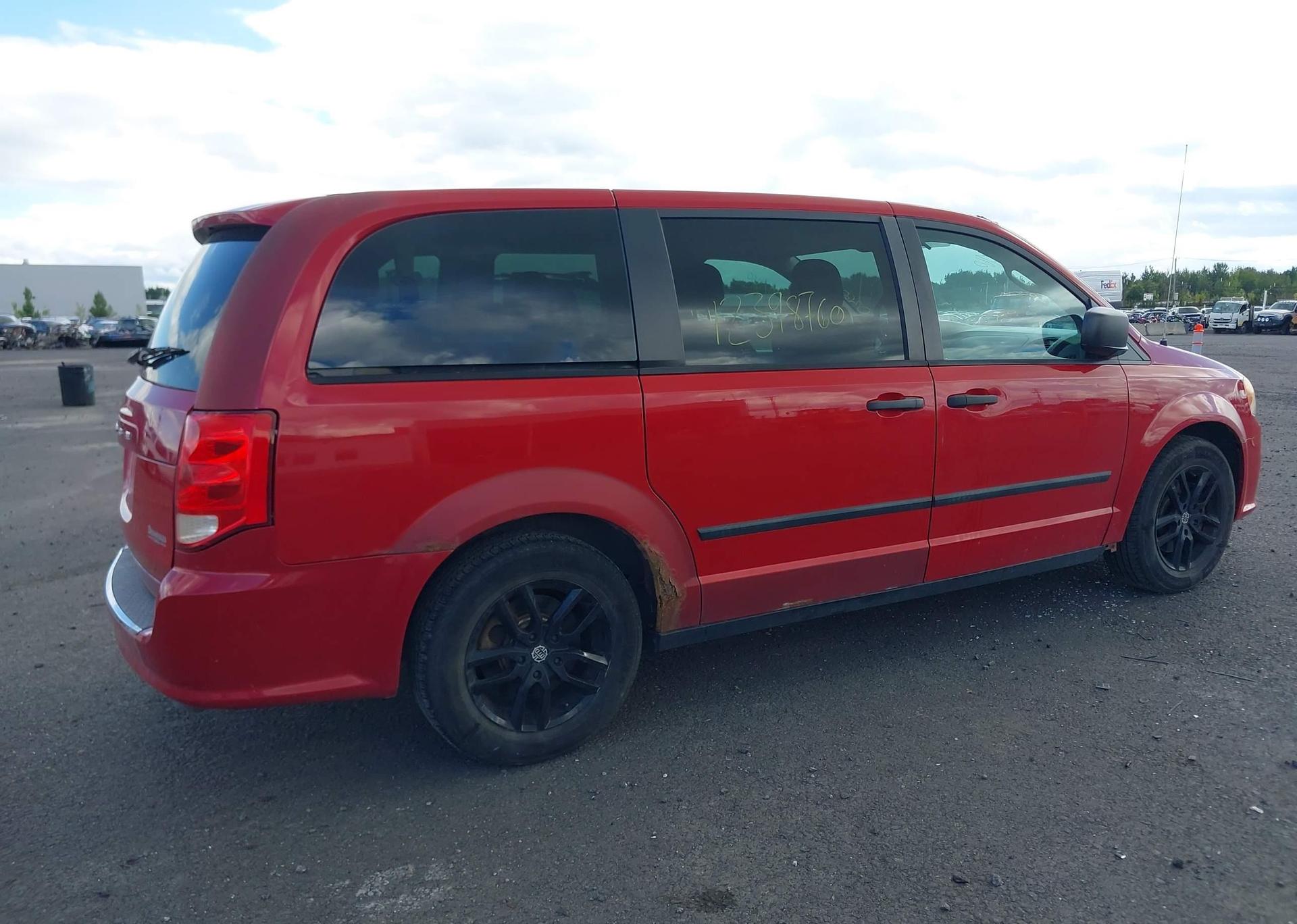 2013 DODGE GRAND CARAVAN SE