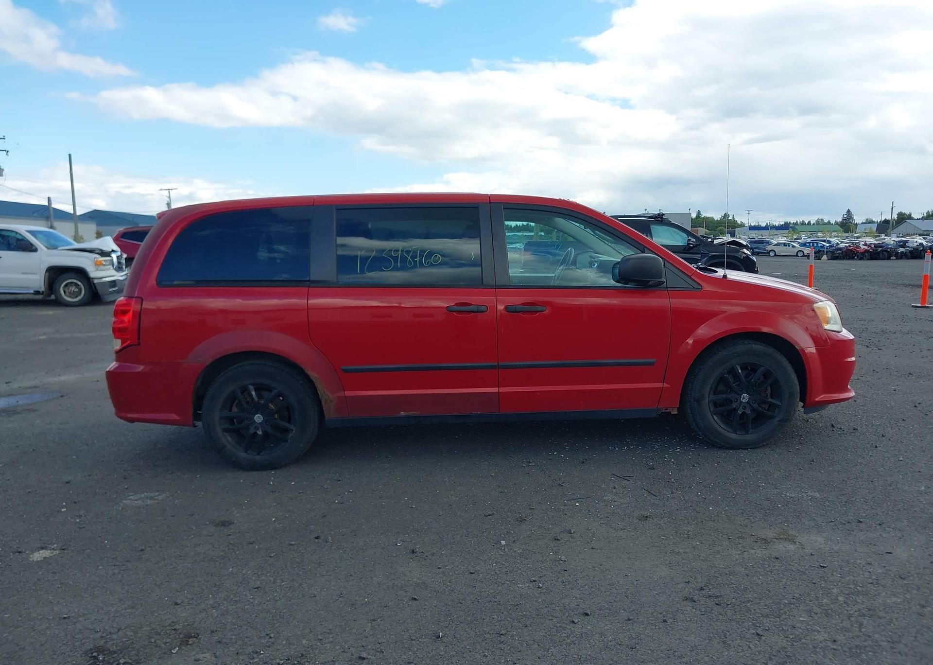 2013 DODGE GRAND CARAVAN SE