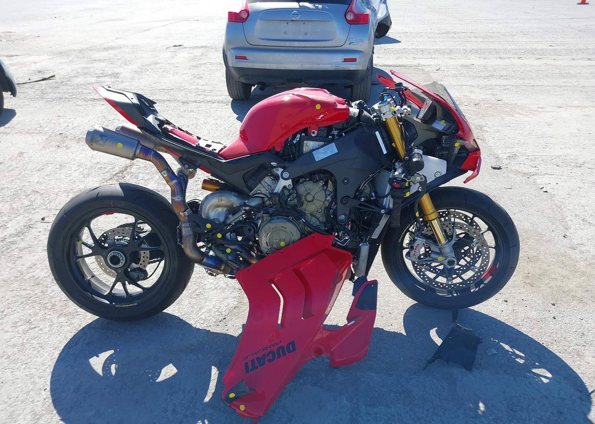 2024 DUCATI PANIGALE V4S