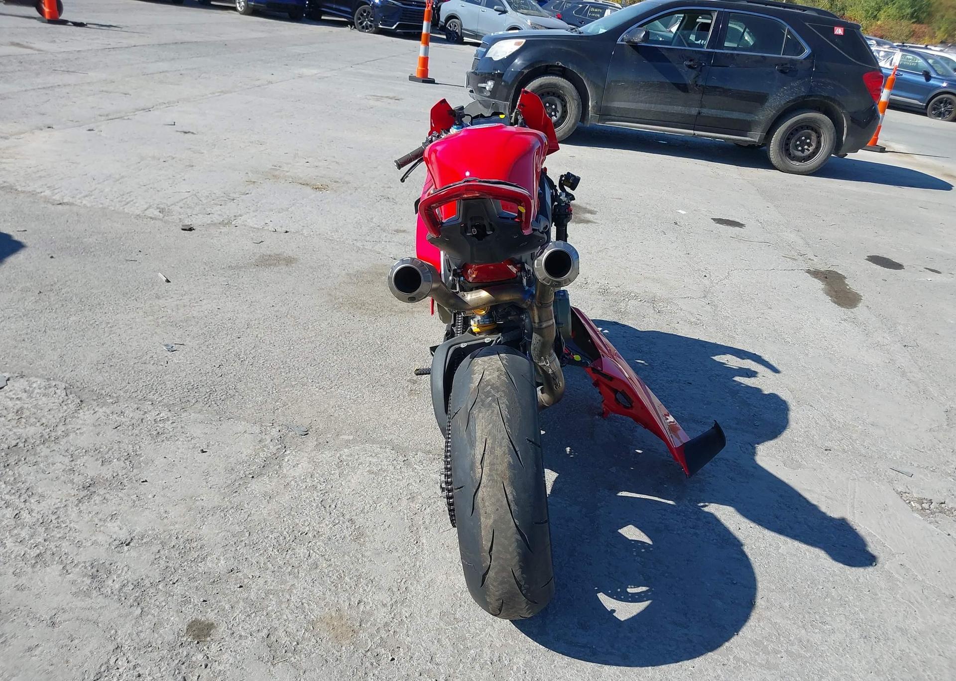 2024 DUCATI PANIGALE V4S