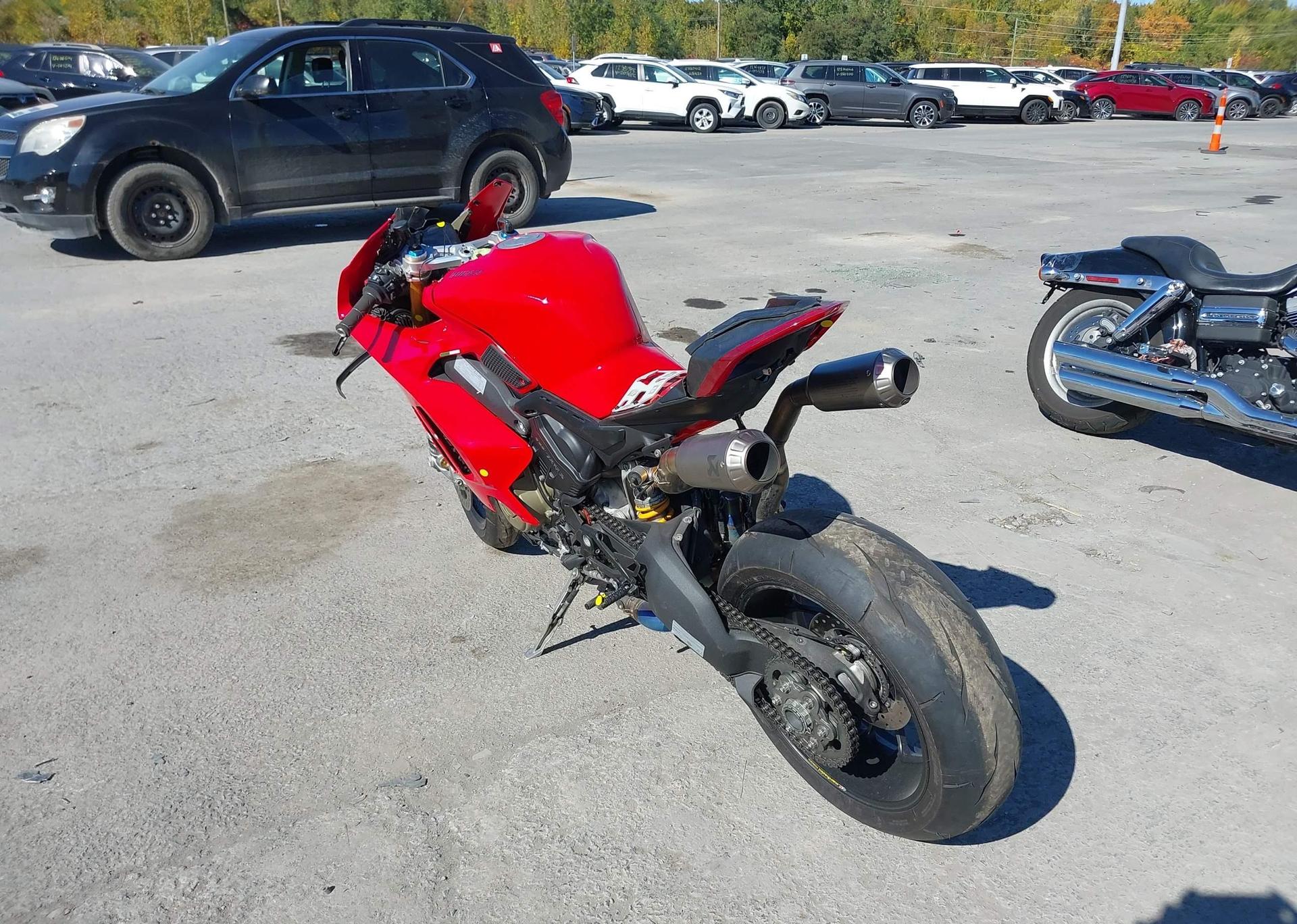 2024 DUCATI PANIGALE V4S