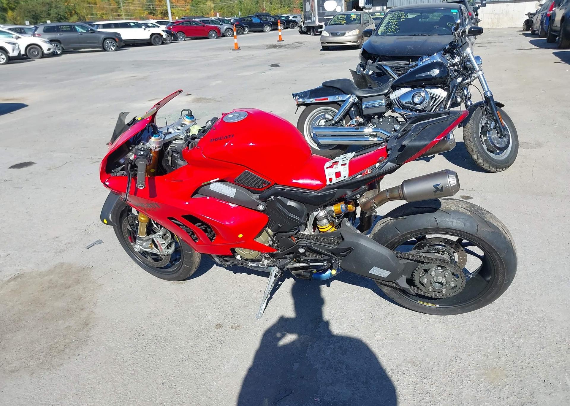 2024 DUCATI PANIGALE V4S
