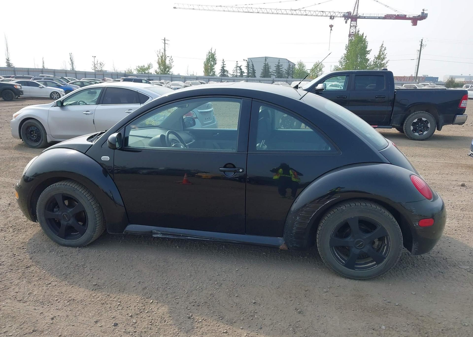 2002 VOLKSWAGEN NEW BEETLE GLS