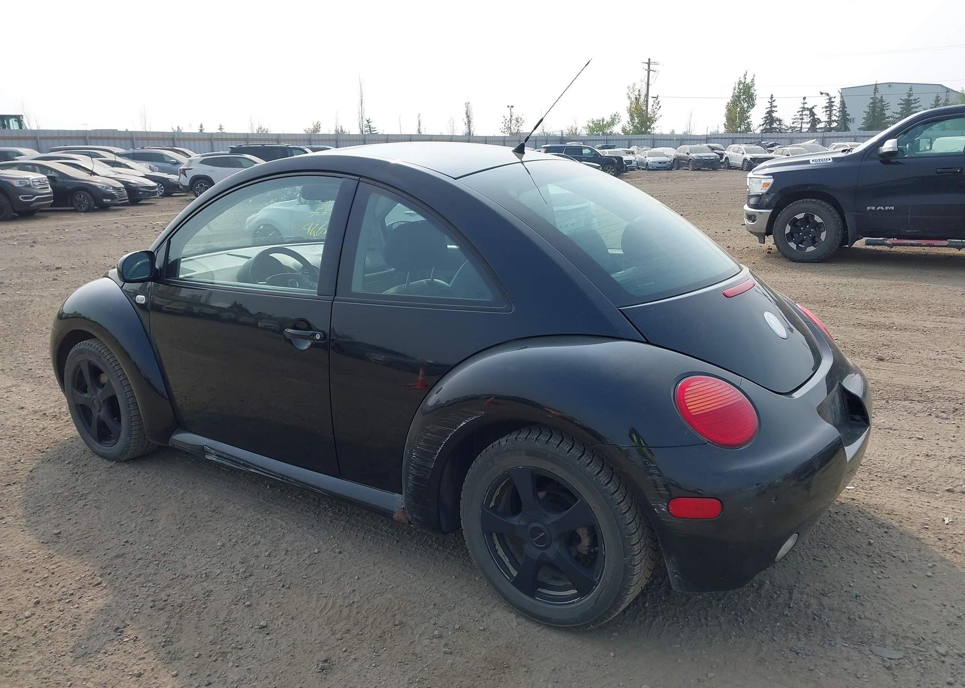 2002 VOLKSWAGEN NEW BEETLE GLS