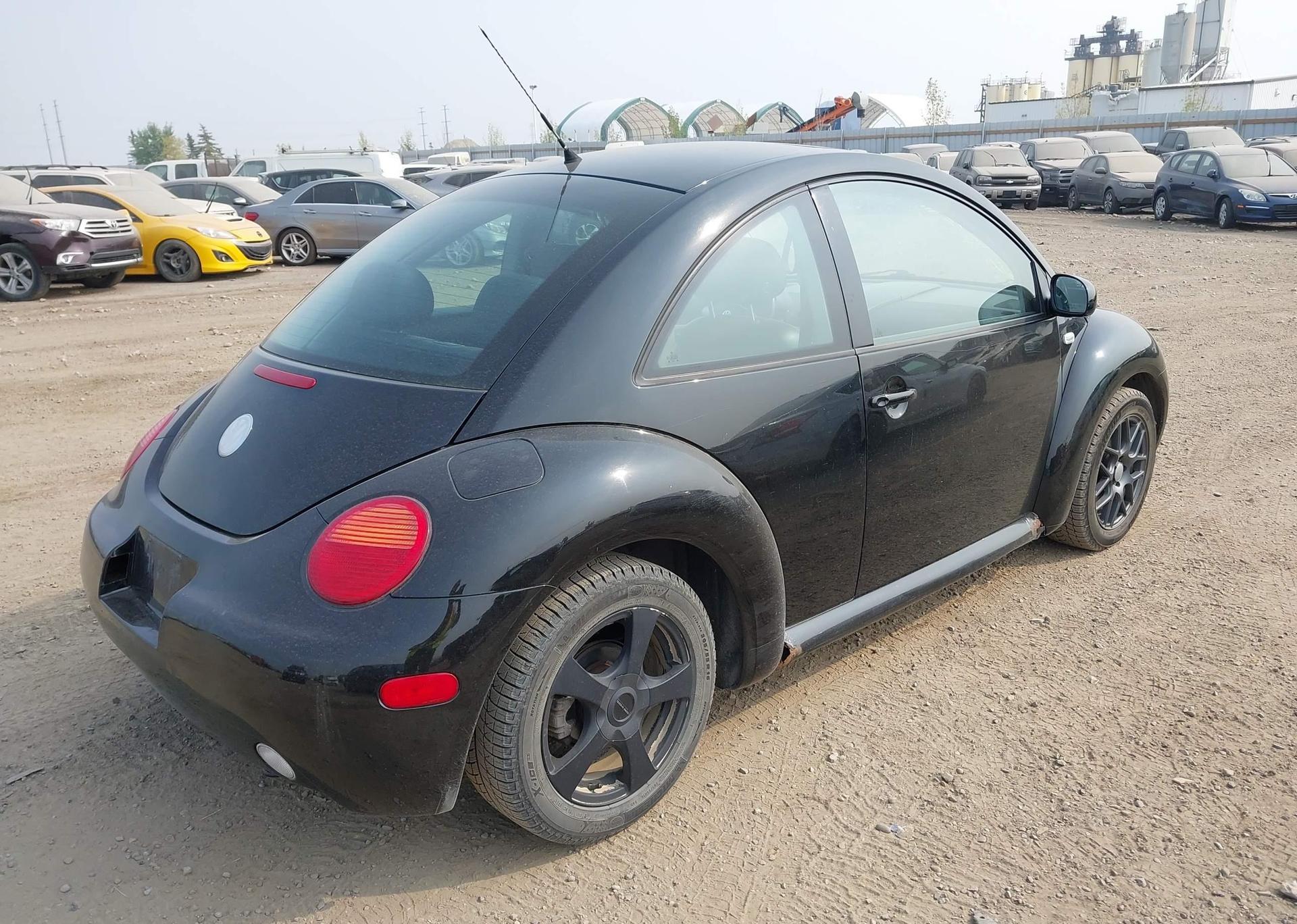 2002 VOLKSWAGEN NEW BEETLE GLS