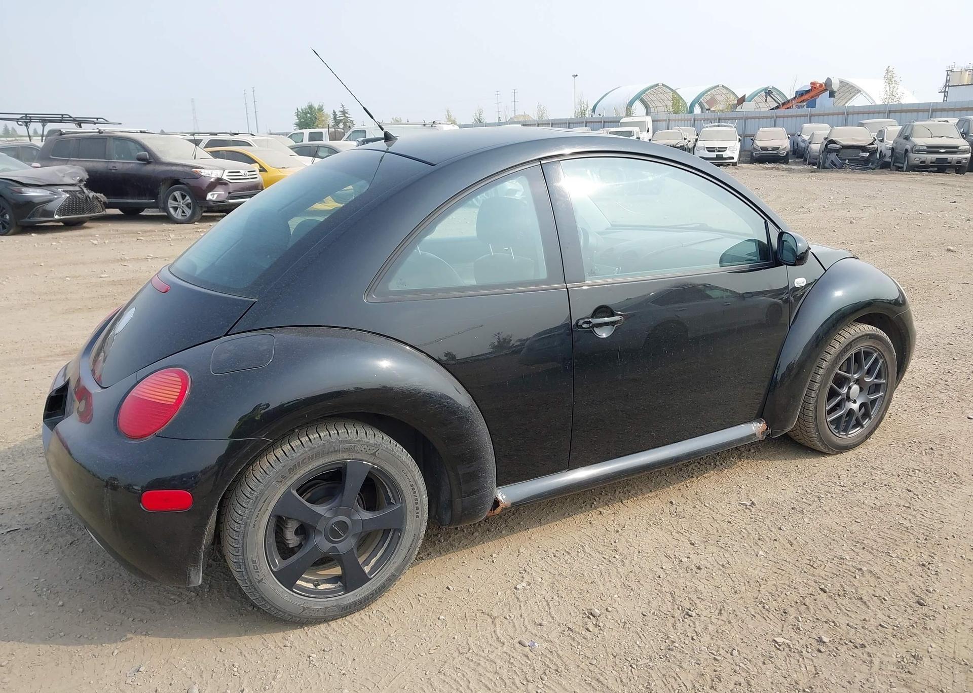 2002 VOLKSWAGEN NEW BEETLE GLS