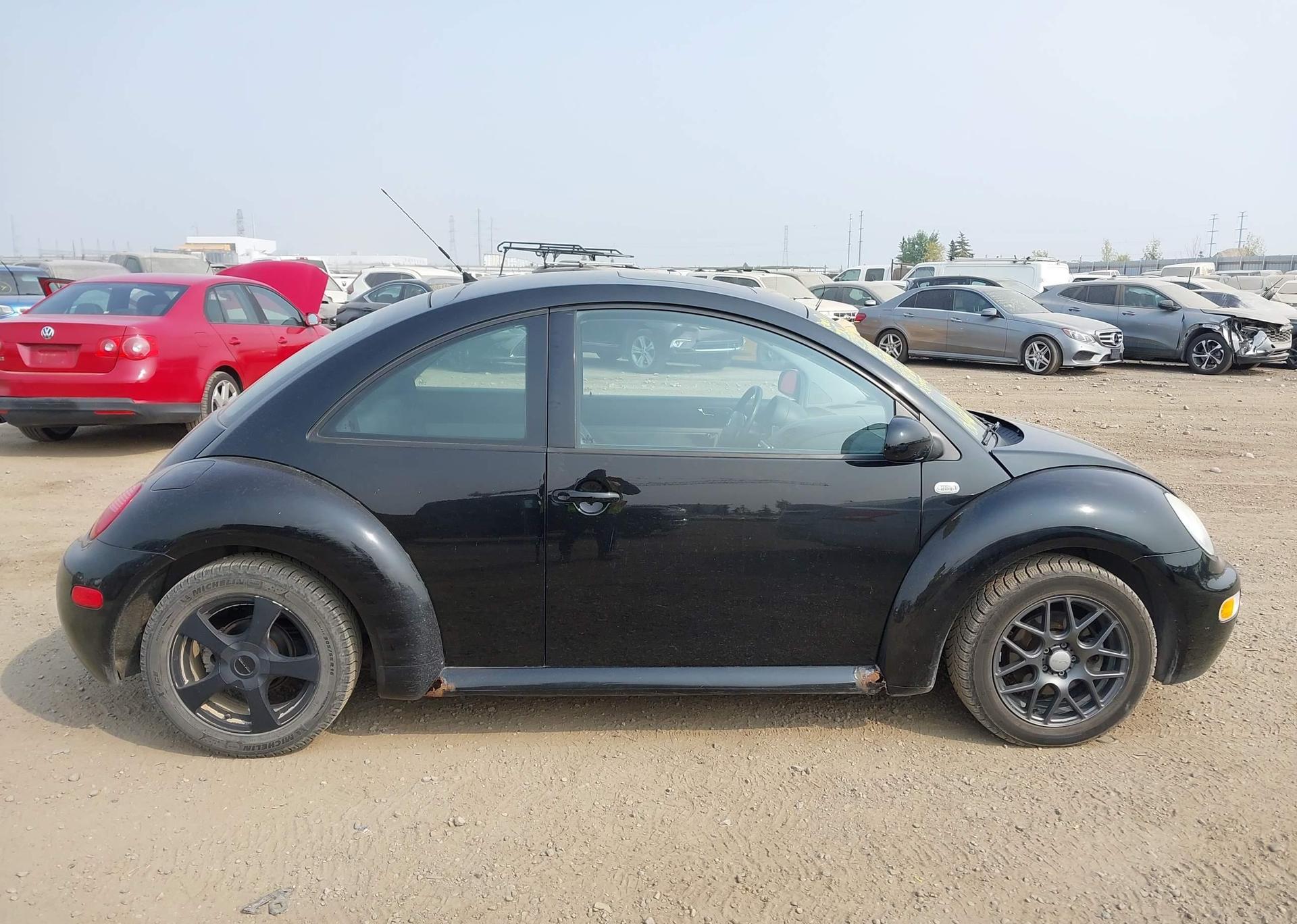 2002 VOLKSWAGEN NEW BEETLE GLS