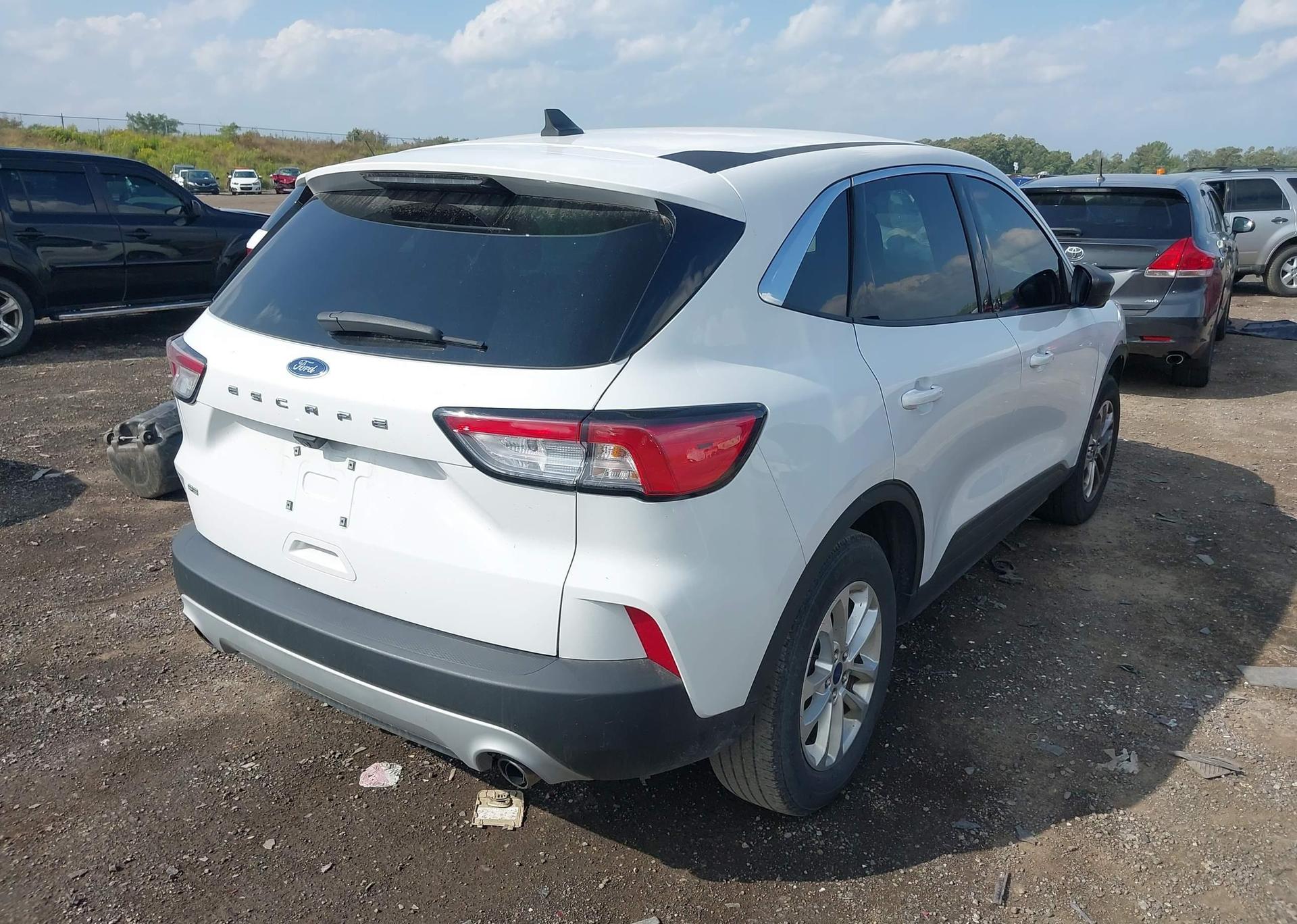 2022 FORD ESCAPE SE