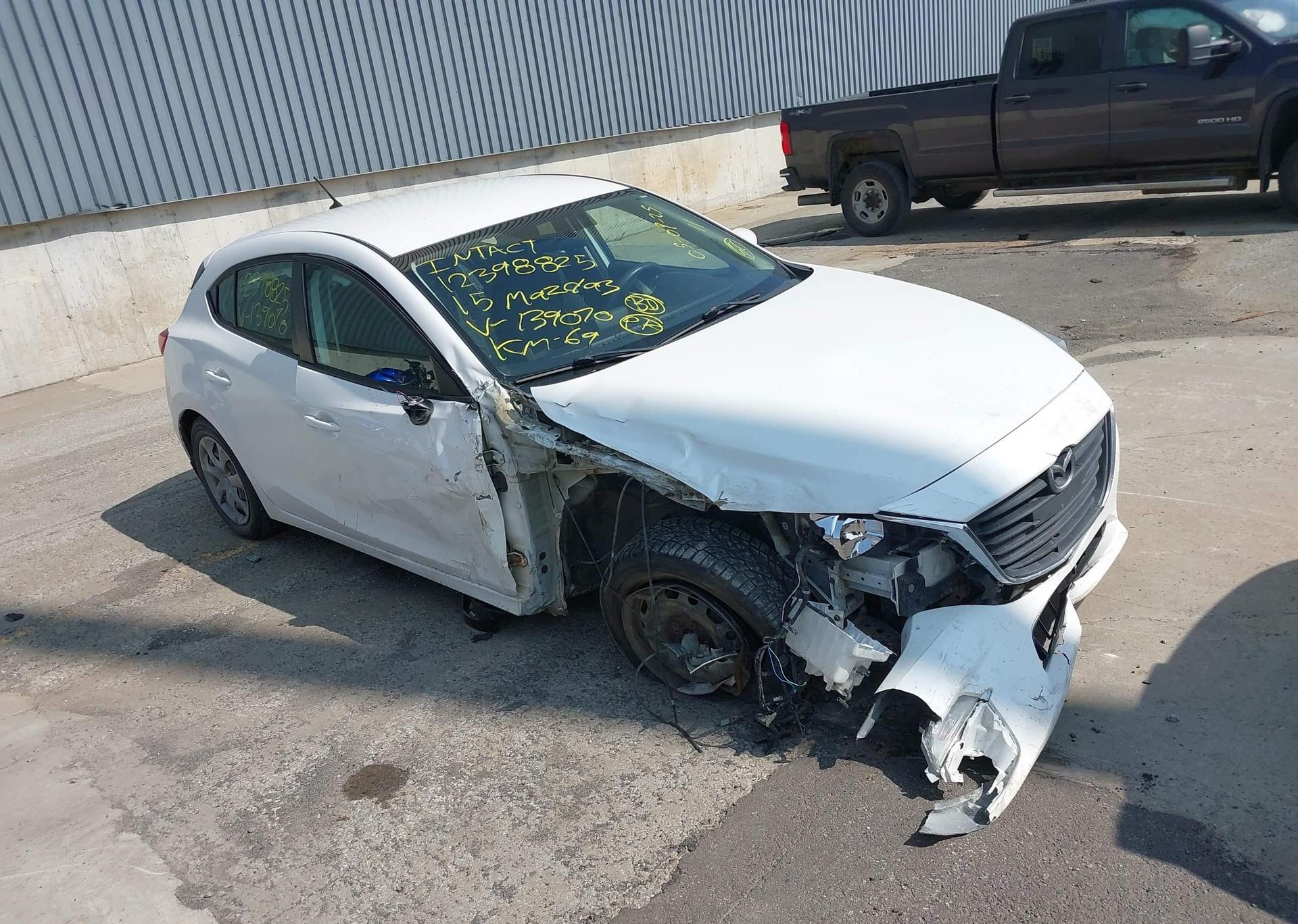 2015 MAZDA MAZDA3