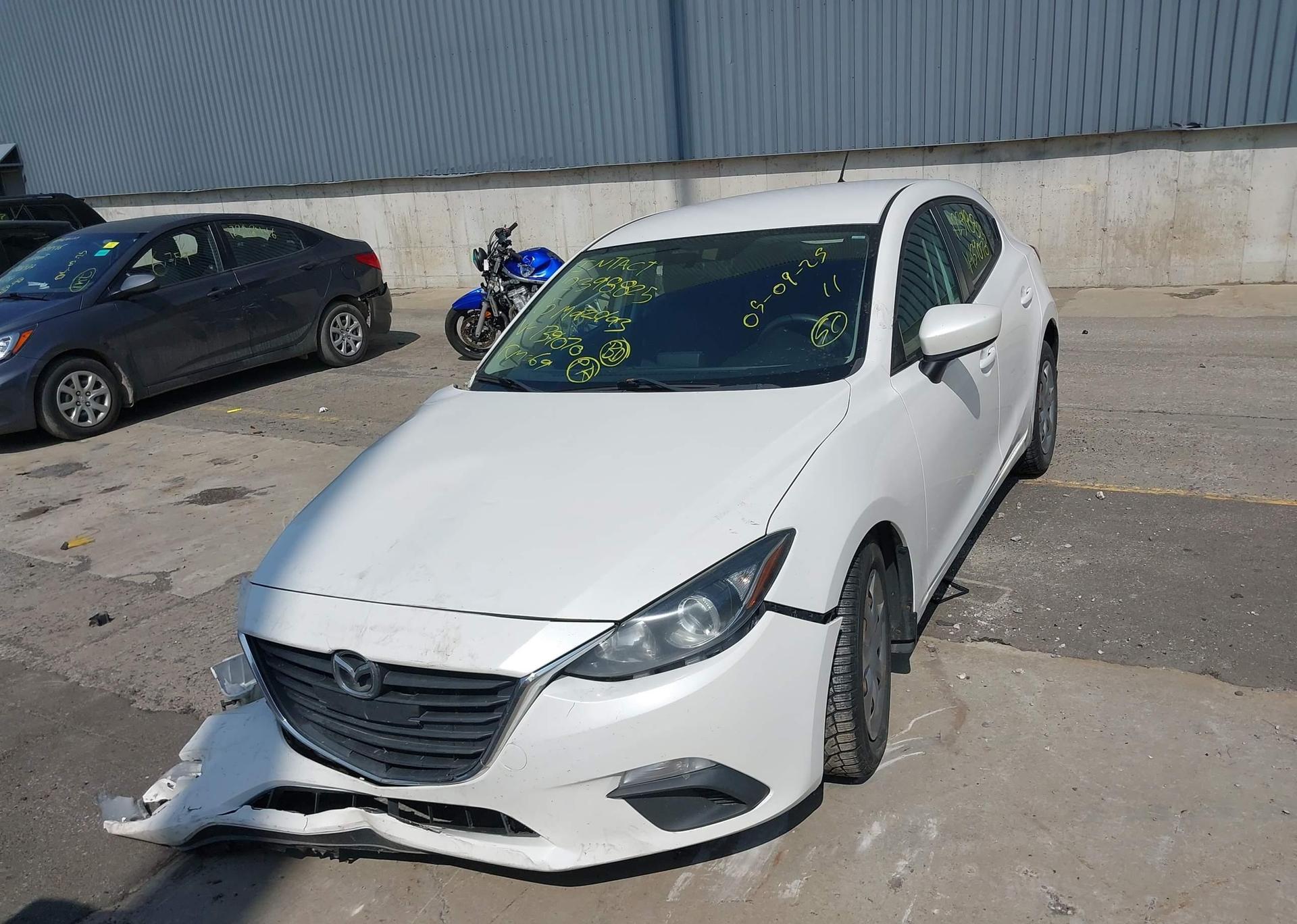 2015 MAZDA MAZDA3