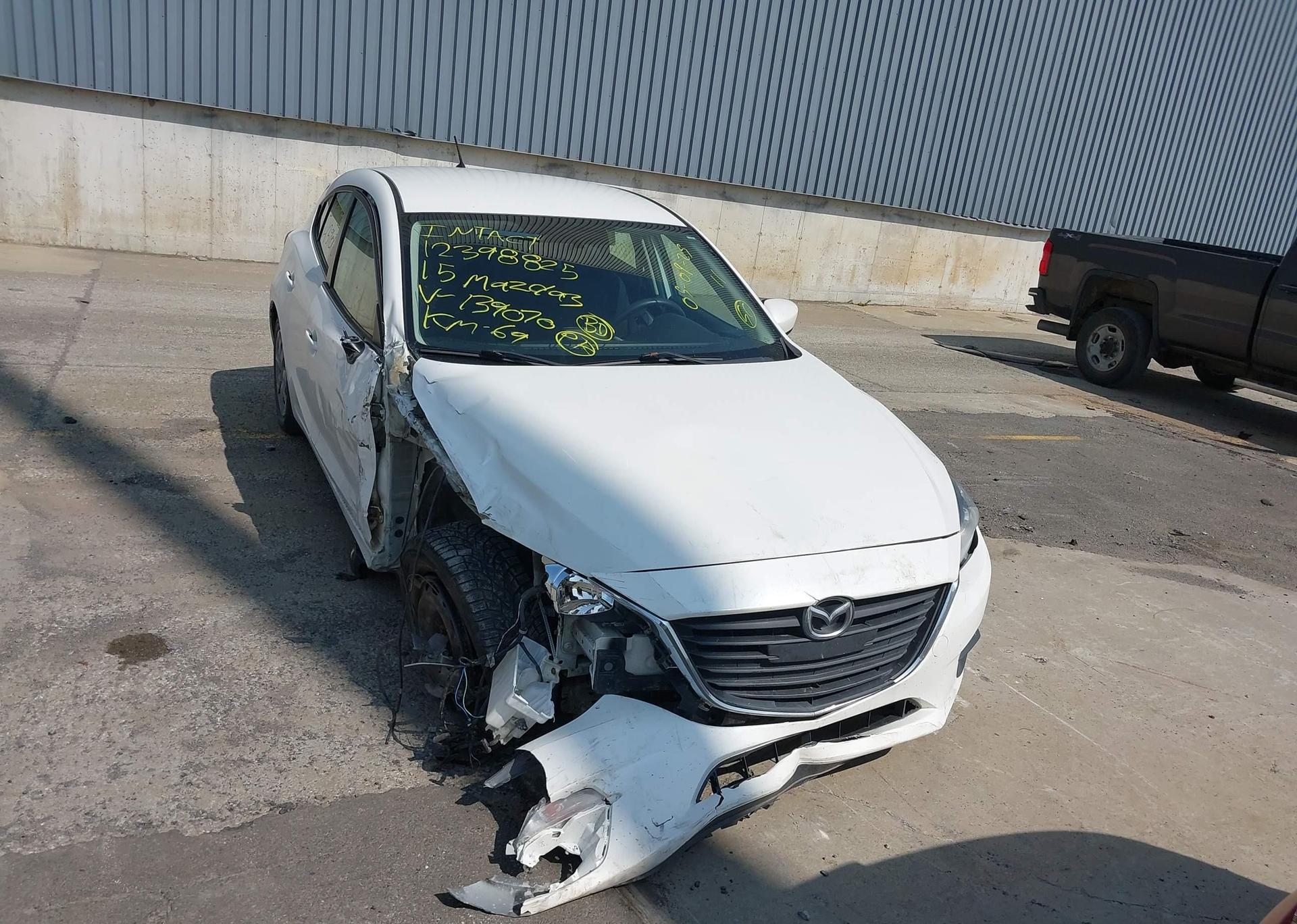 2015 MAZDA MAZDA3