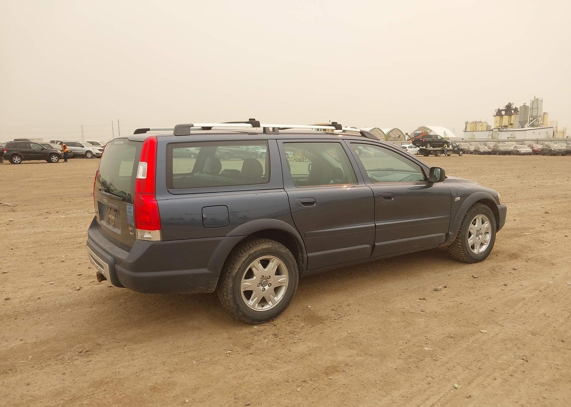 2006 VOLVO XC70 2.5T