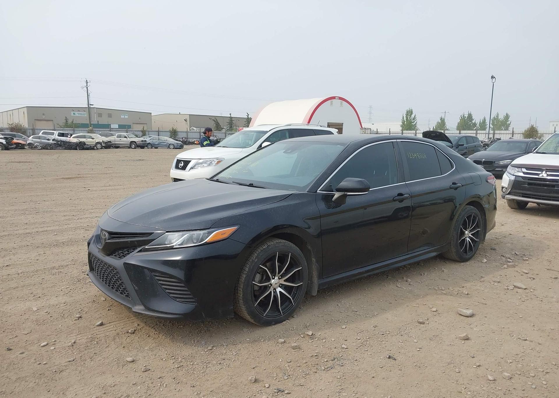 2018 TOYOTA CAMRY SE