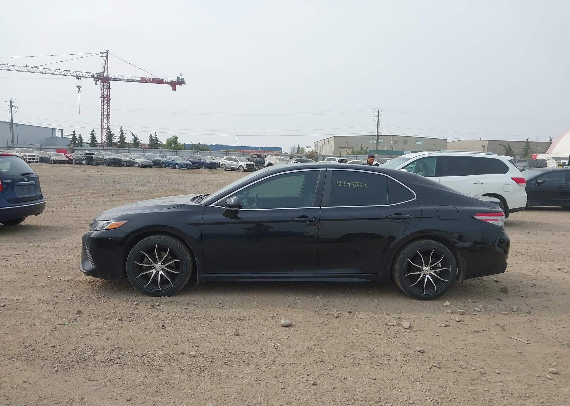 2018 TOYOTA CAMRY SE