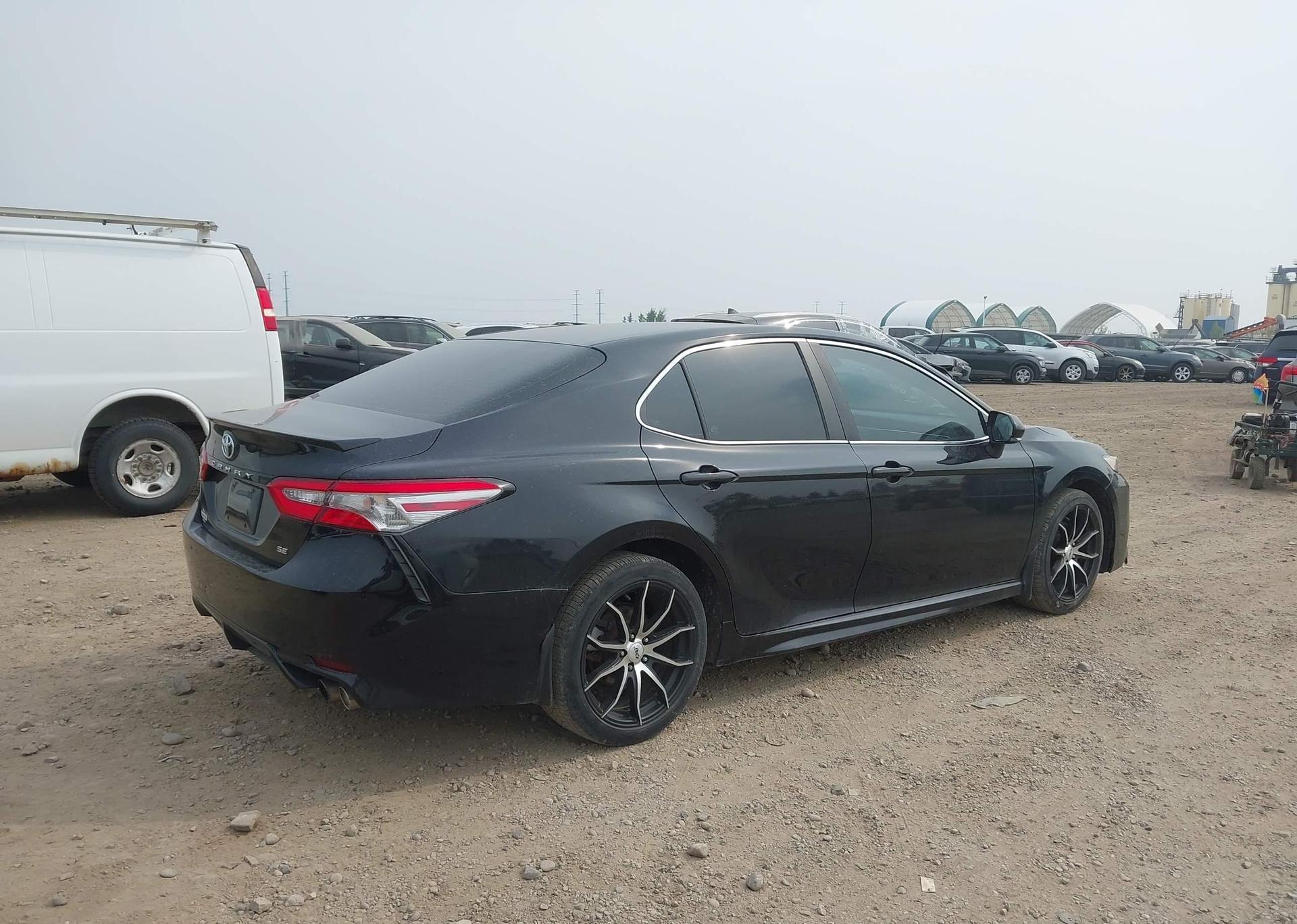 2018 TOYOTA CAMRY SE
