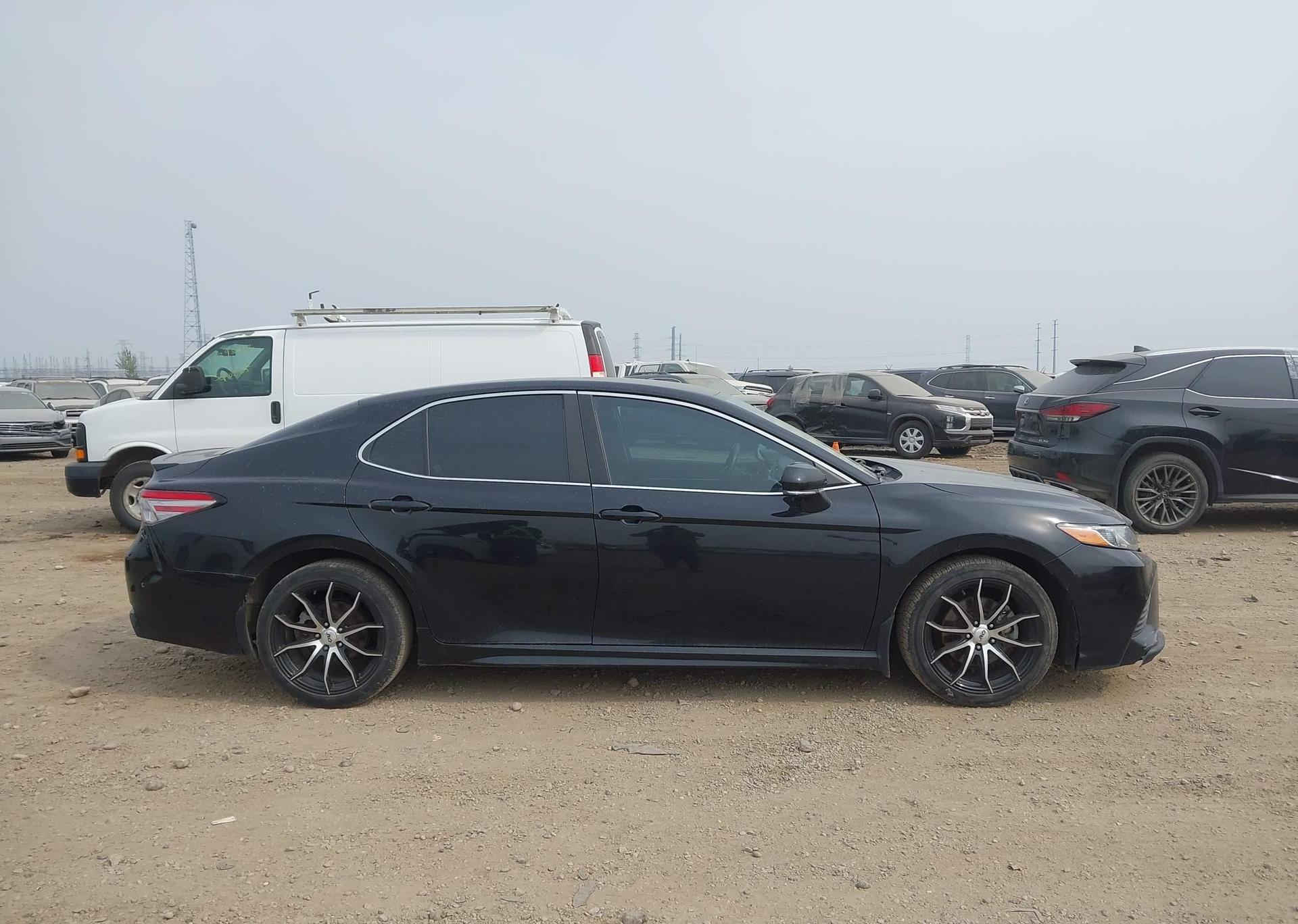 2018 TOYOTA CAMRY SE