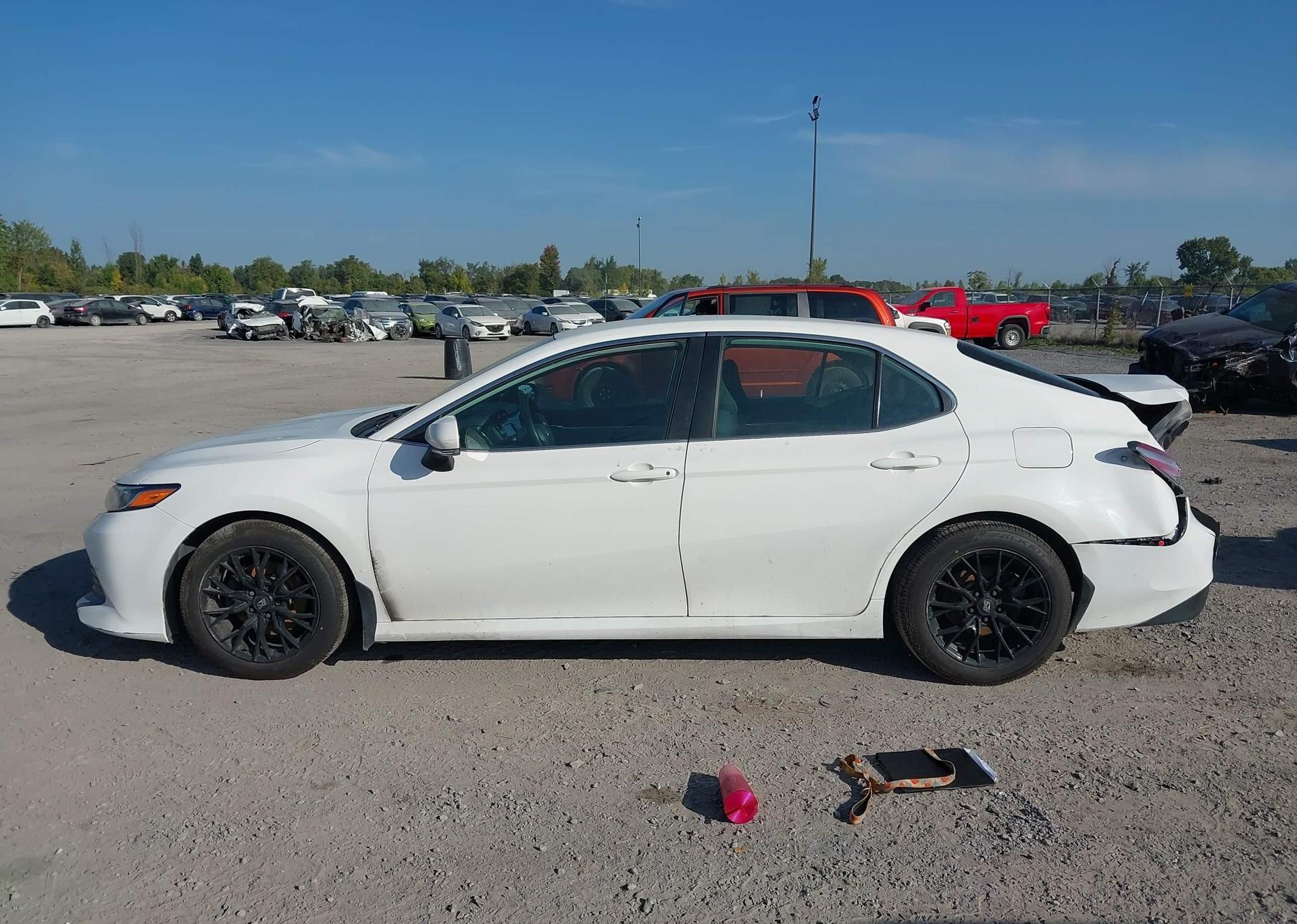 2019 TOYOTA CAMRY LE