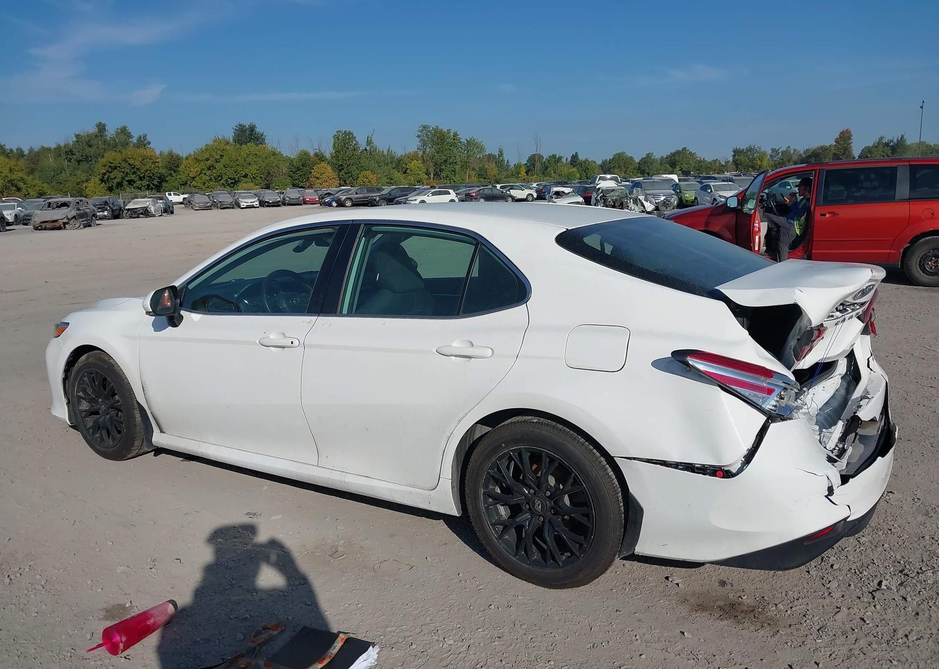 2019 TOYOTA CAMRY LE