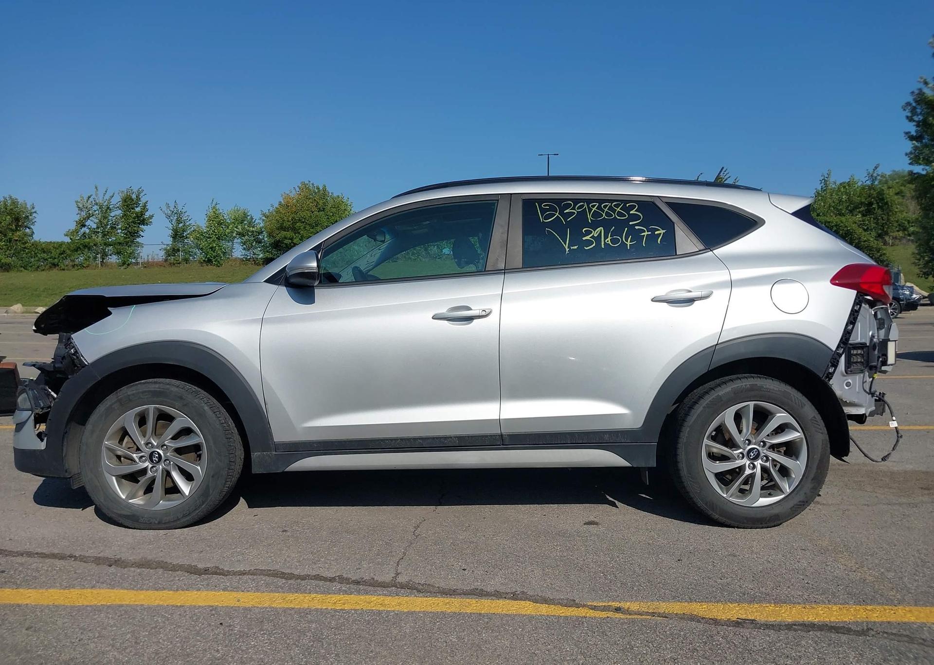 2017 HYUNDAI TUCSON SE
