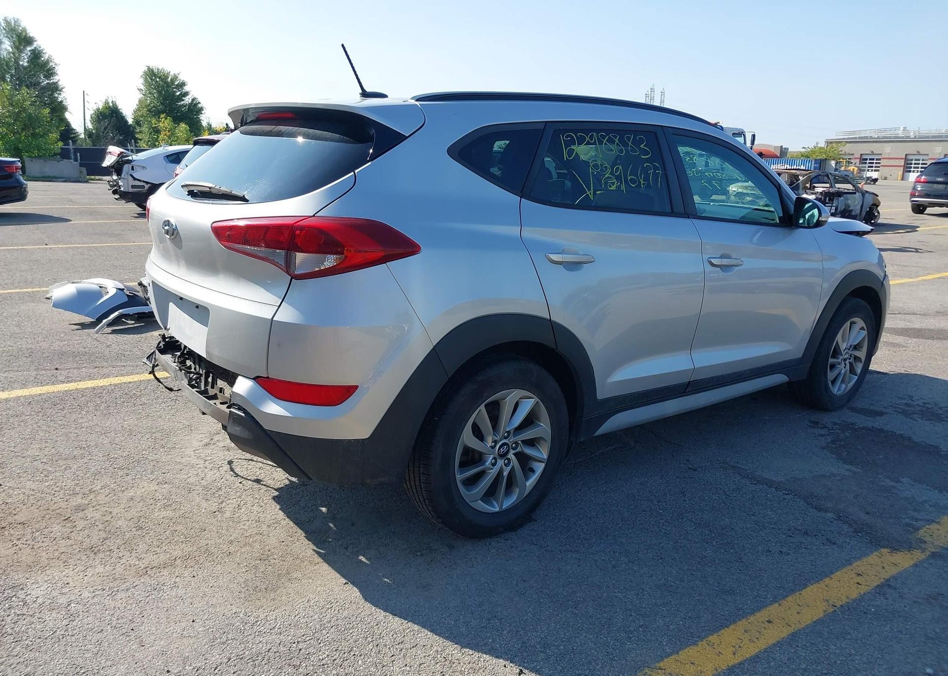 2017 HYUNDAI TUCSON SE
