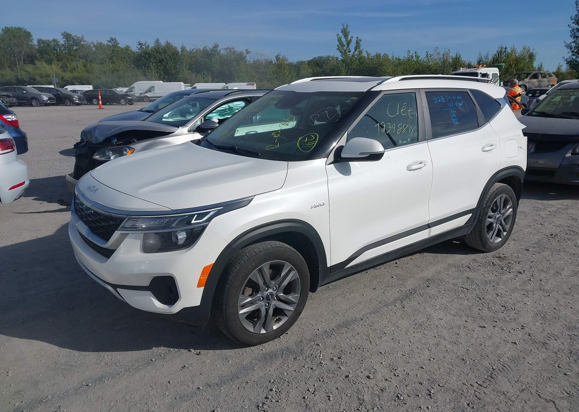2022 KIA SELTOS EX