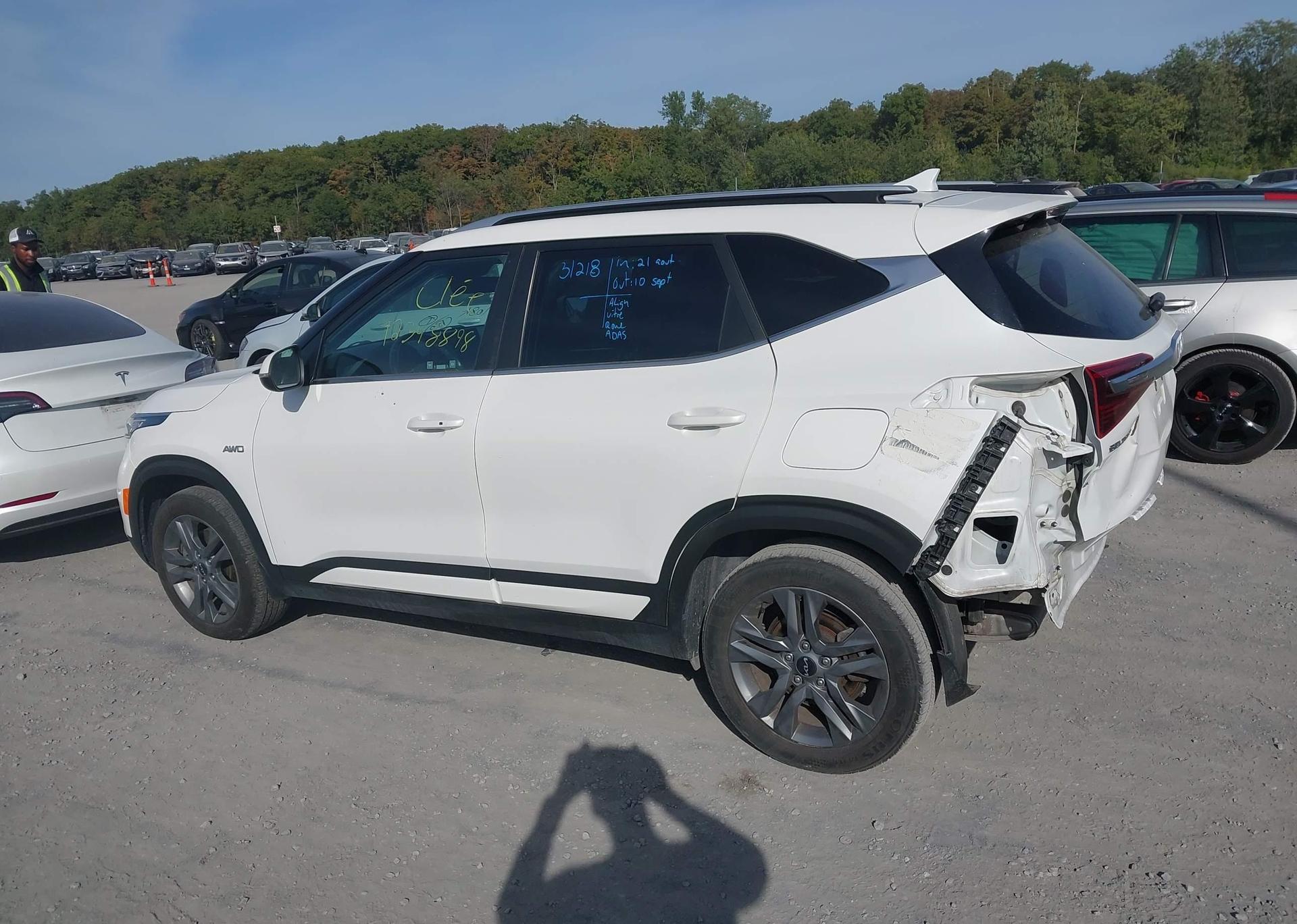 2022 KIA SELTOS EX