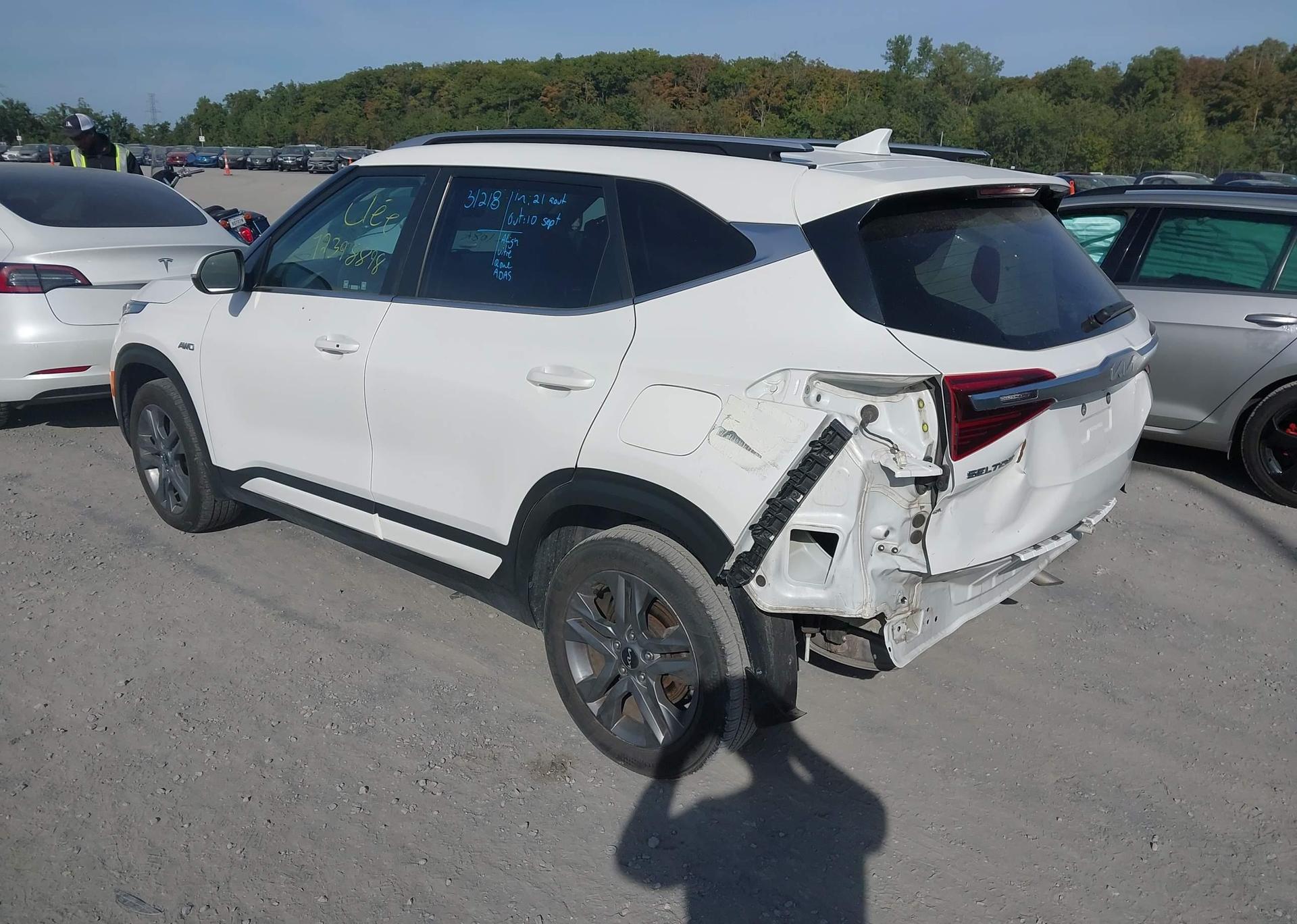 2022 KIA SELTOS EX