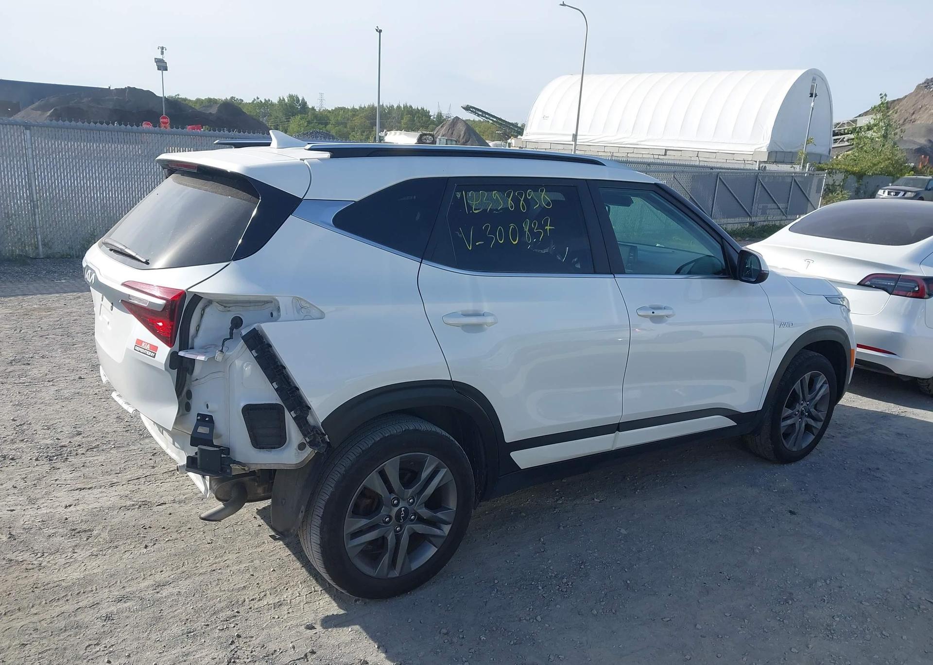 2022 KIA SELTOS EX