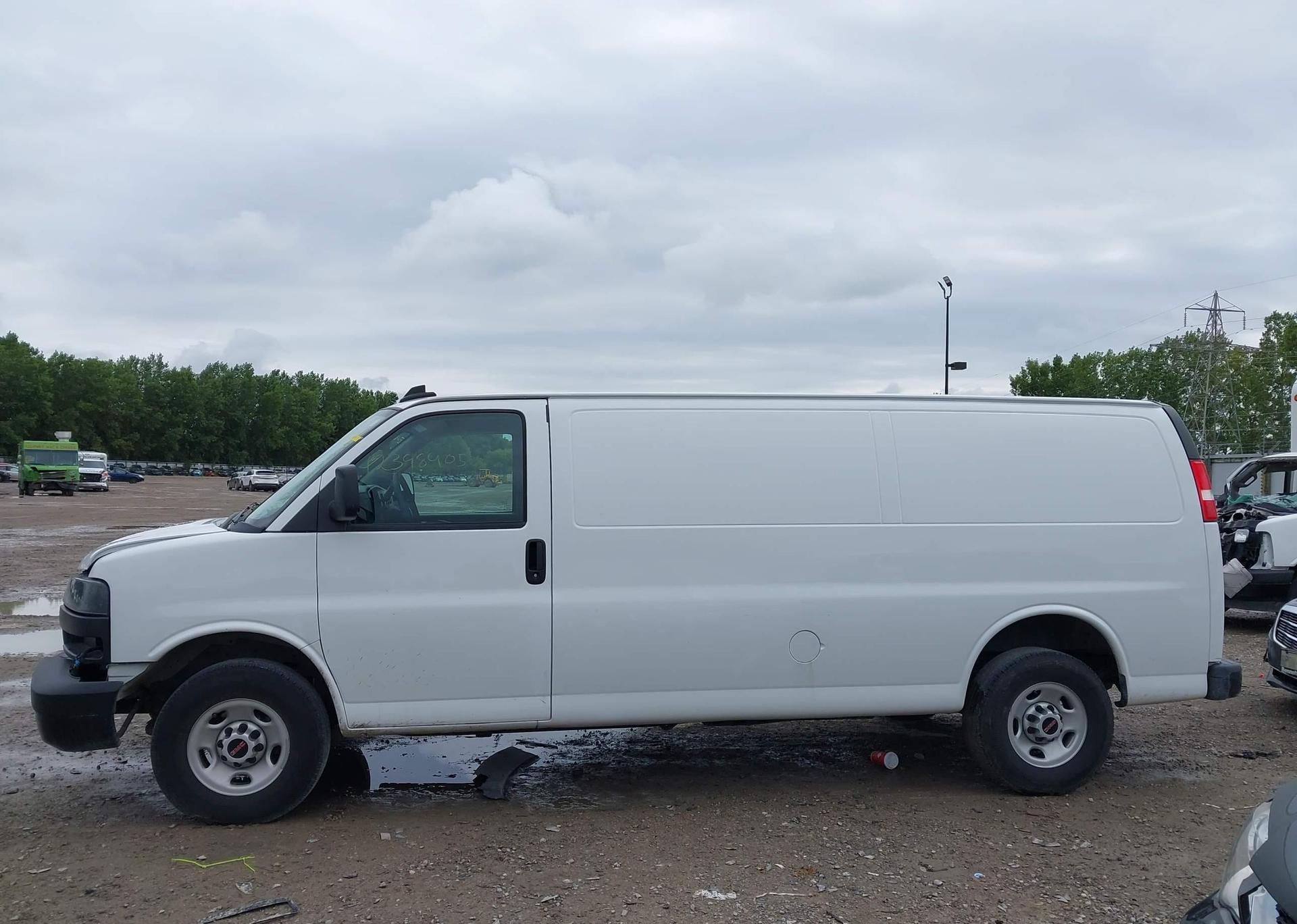 2024 GMC SAVANA G2500