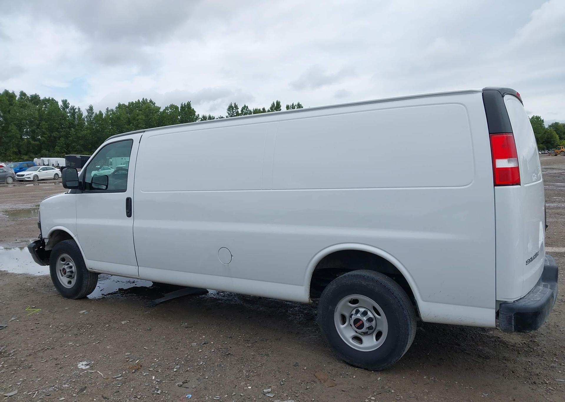 2024 GMC SAVANA G2500