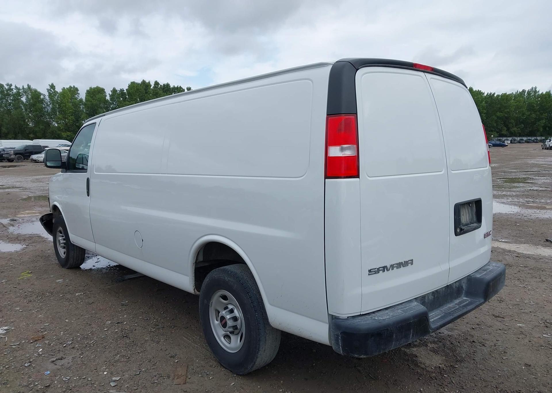 2024 GMC SAVANA G2500