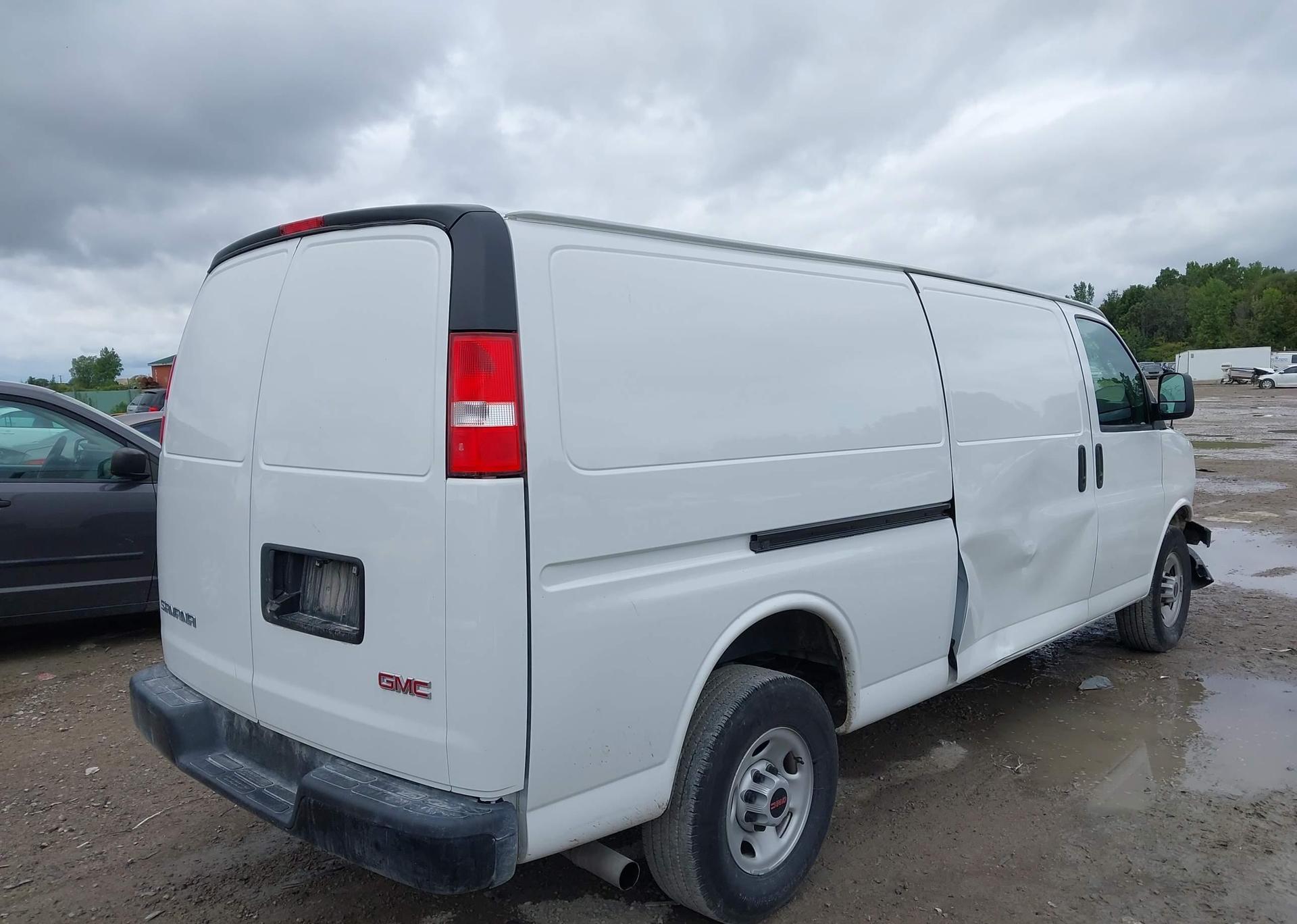 2024 GMC SAVANA G2500