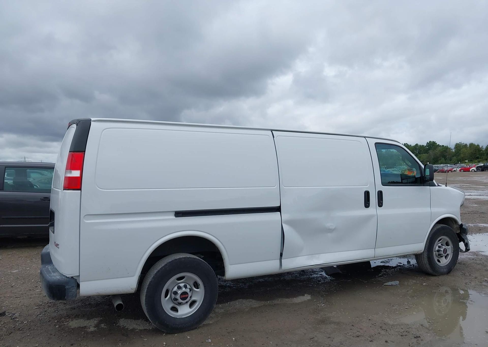 2024 GMC SAVANA G2500